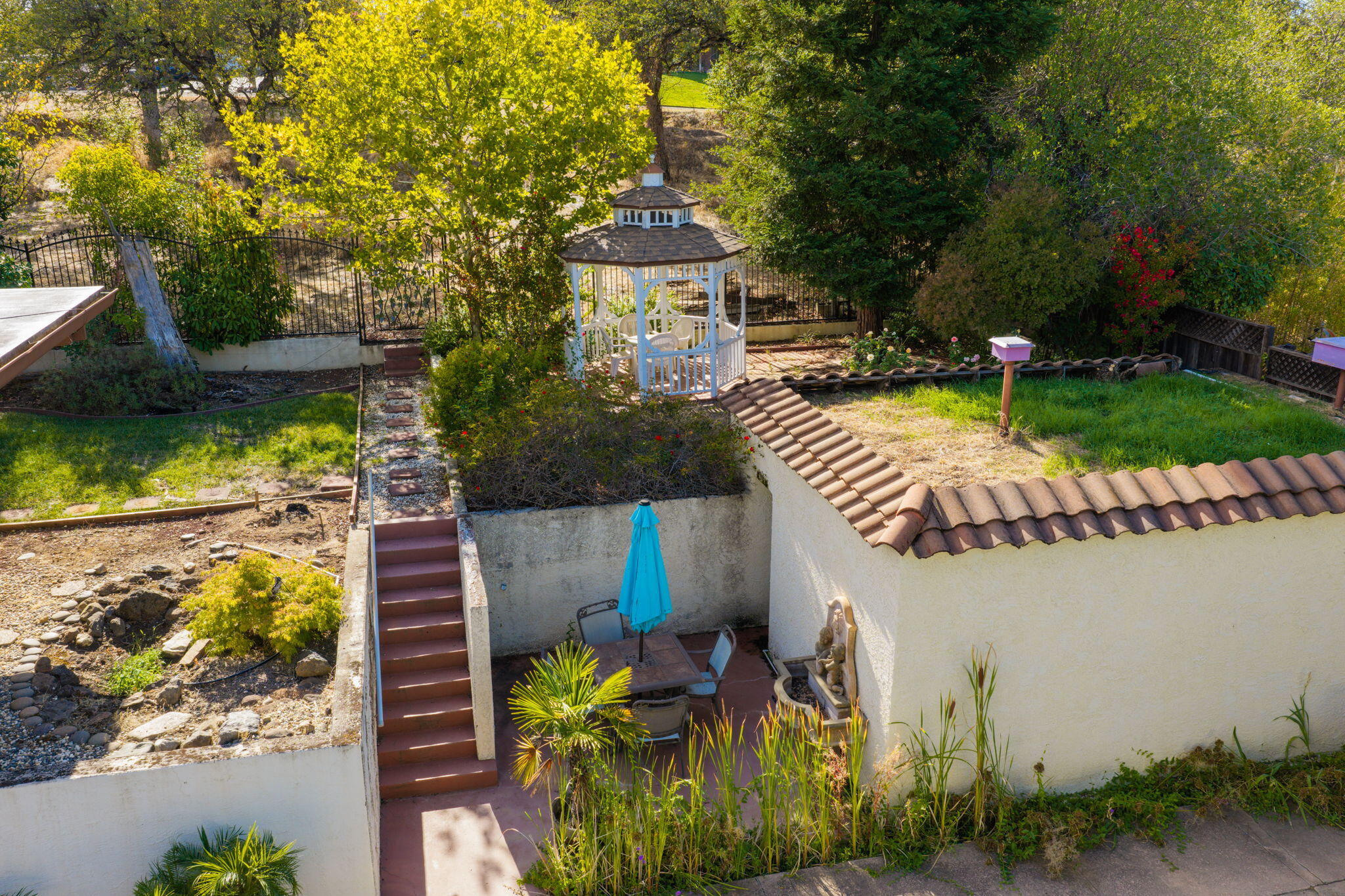 main property photo 39