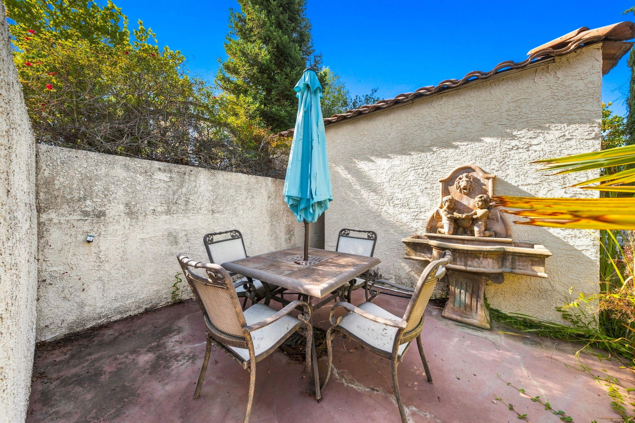 main property photo 40