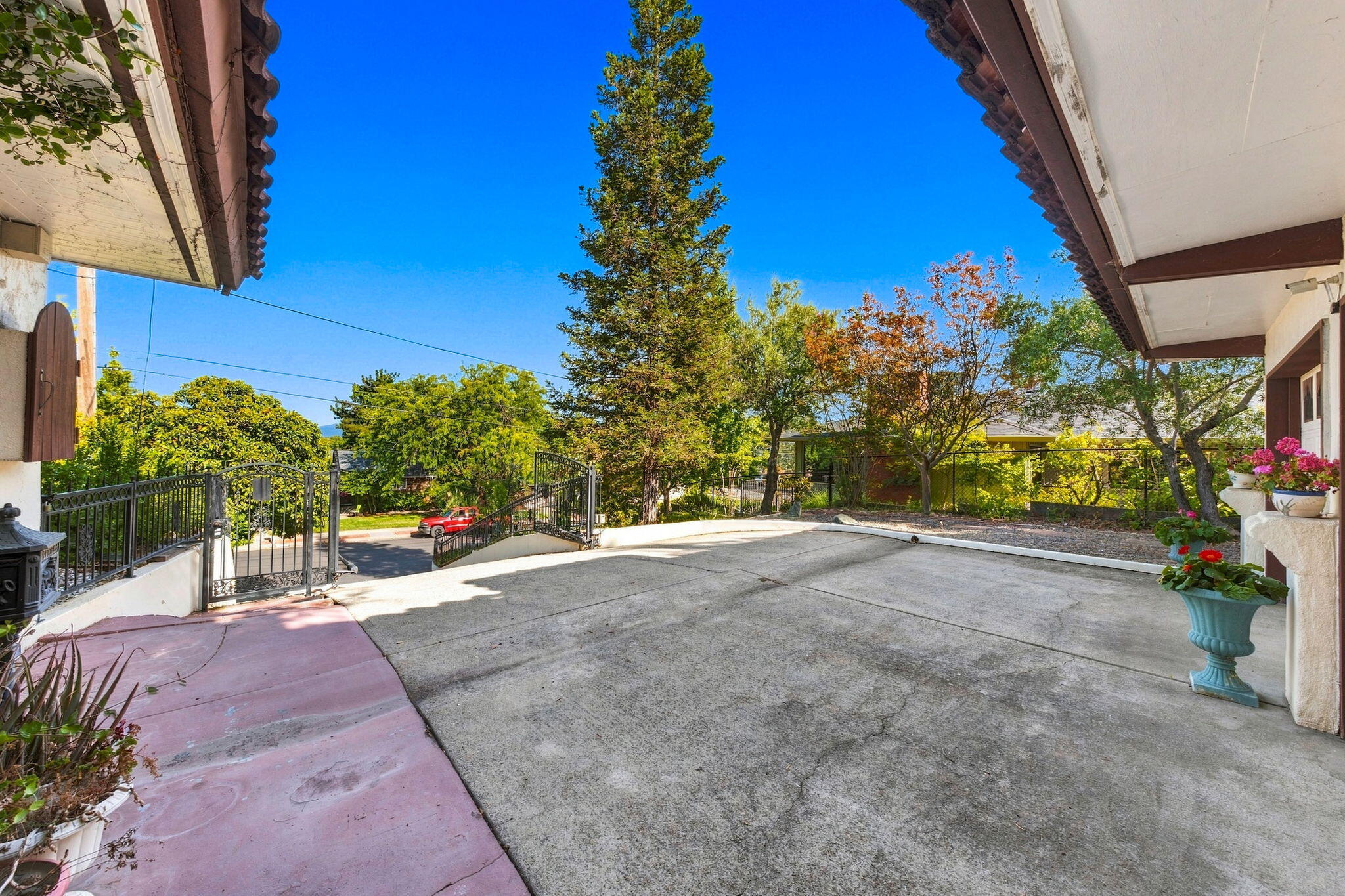 main property photo 48