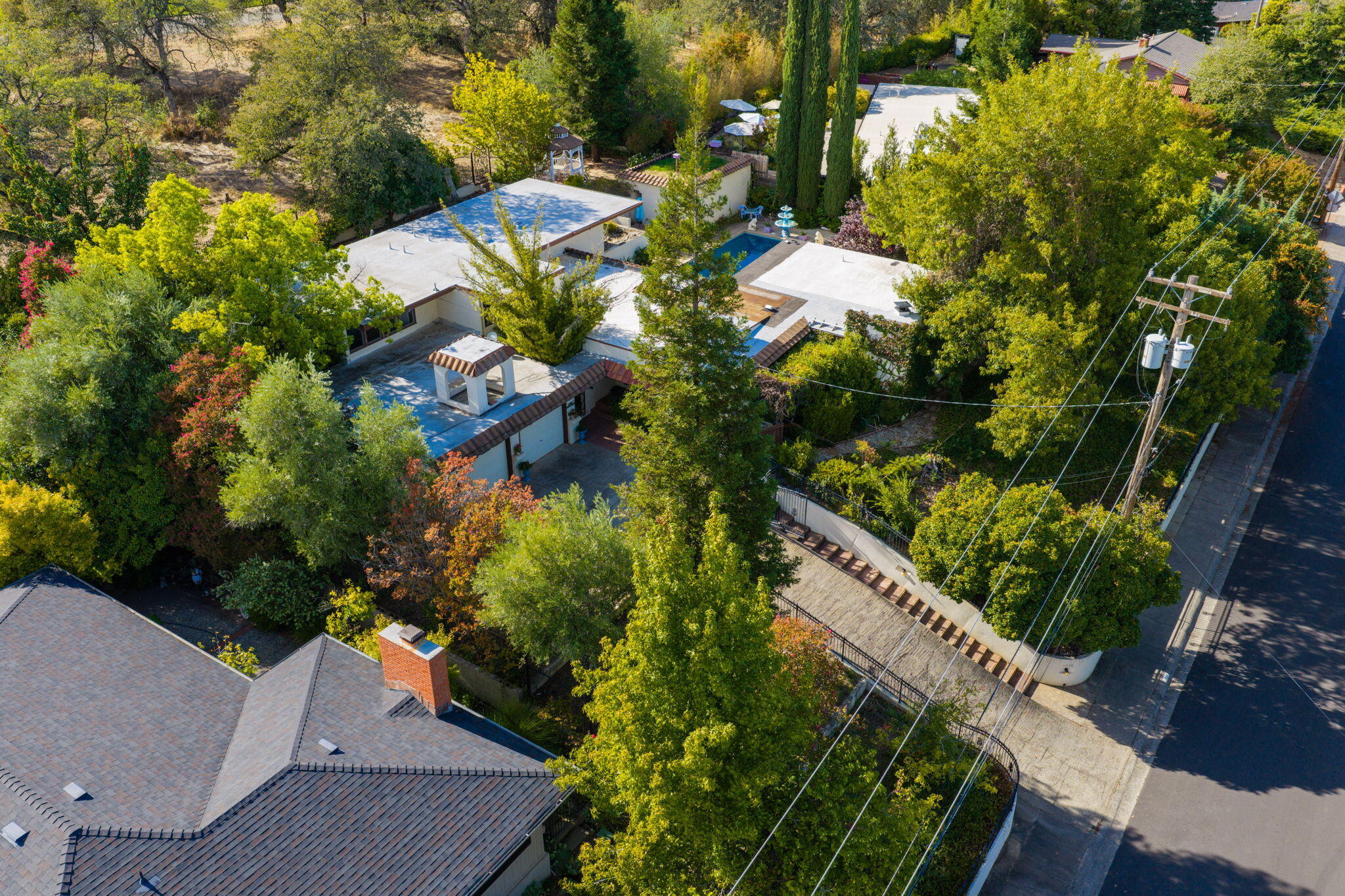 main property photo 50