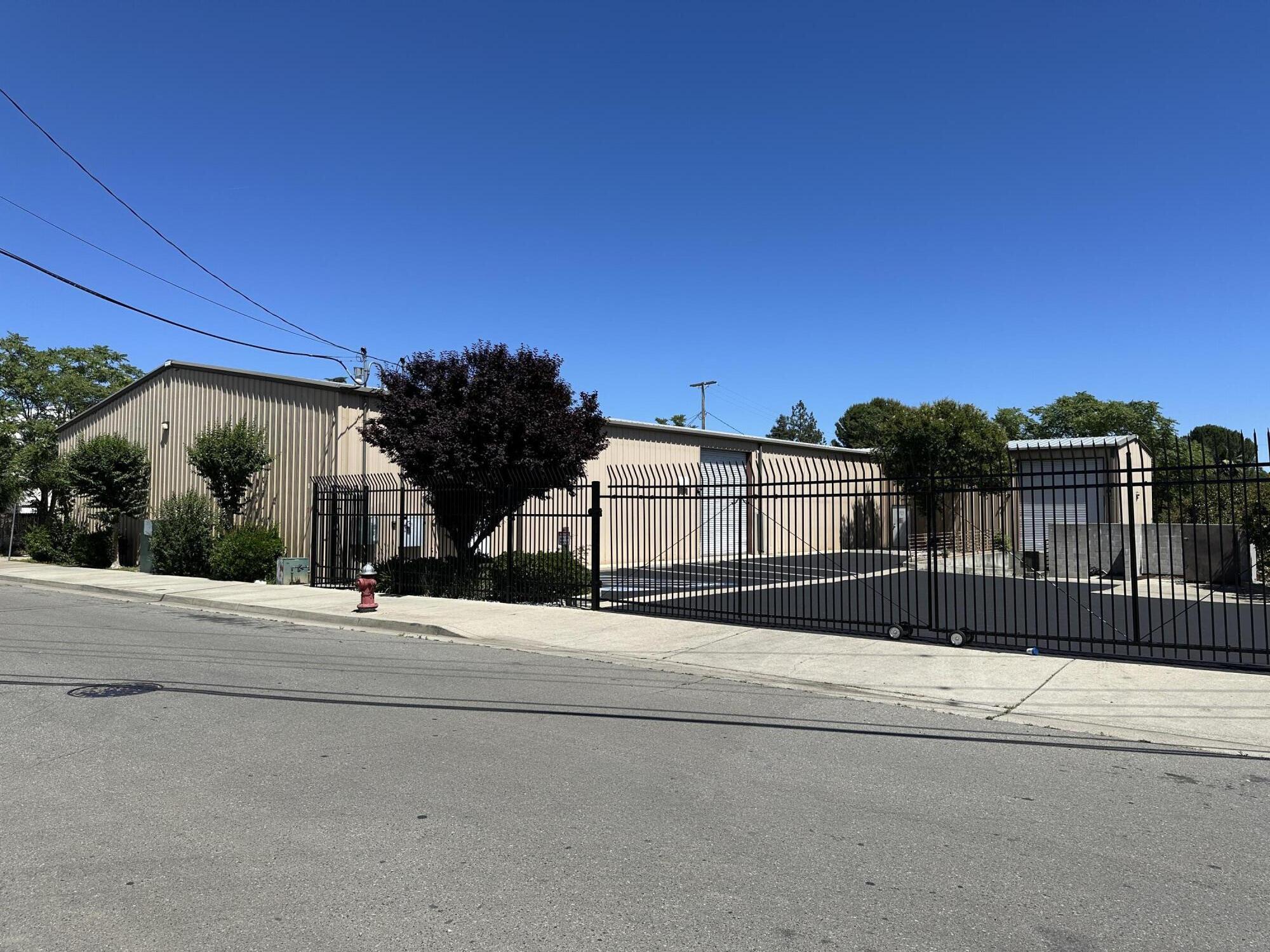 main property photo 3