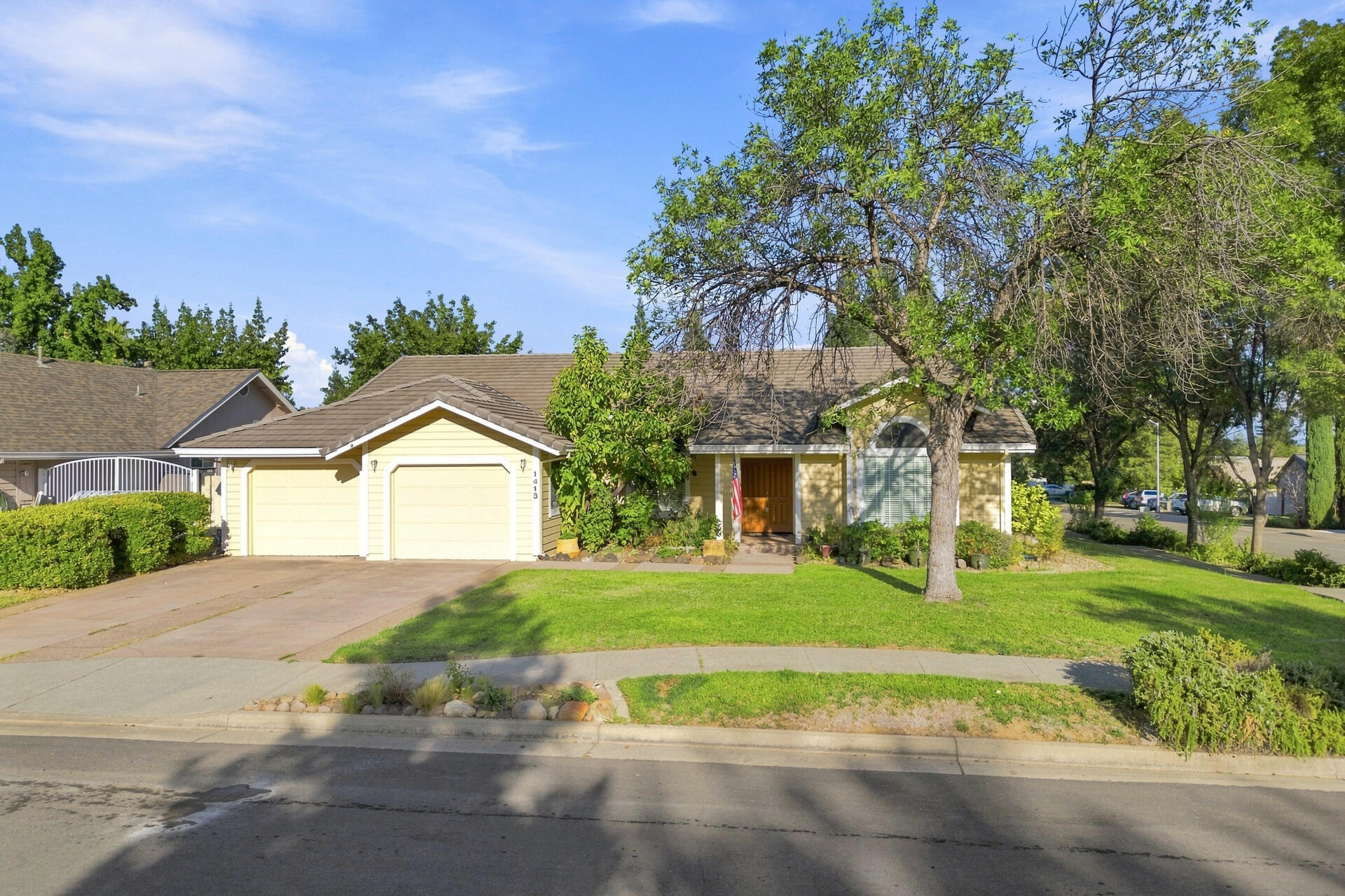 main property photo 32