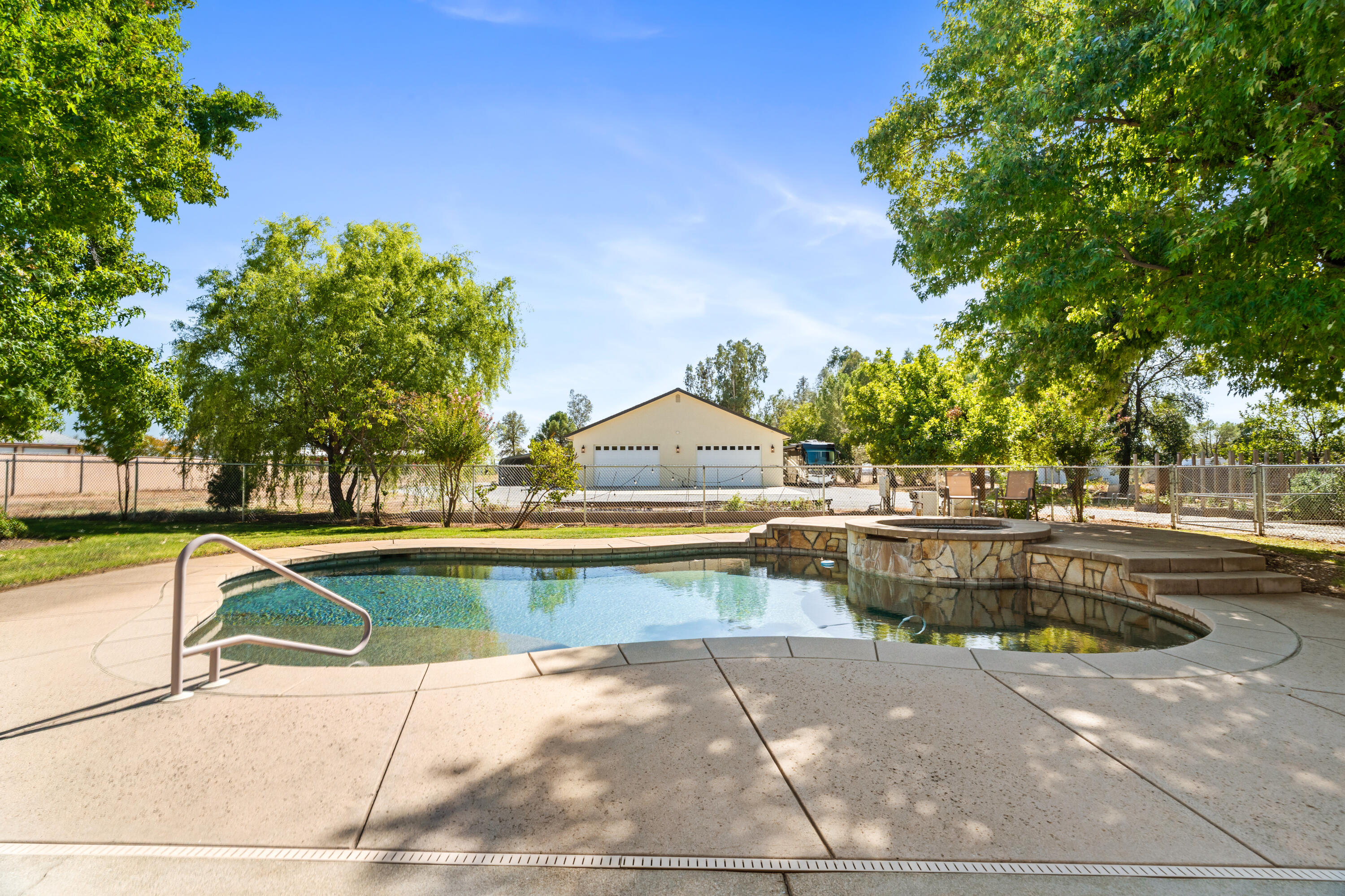 main property photo 47