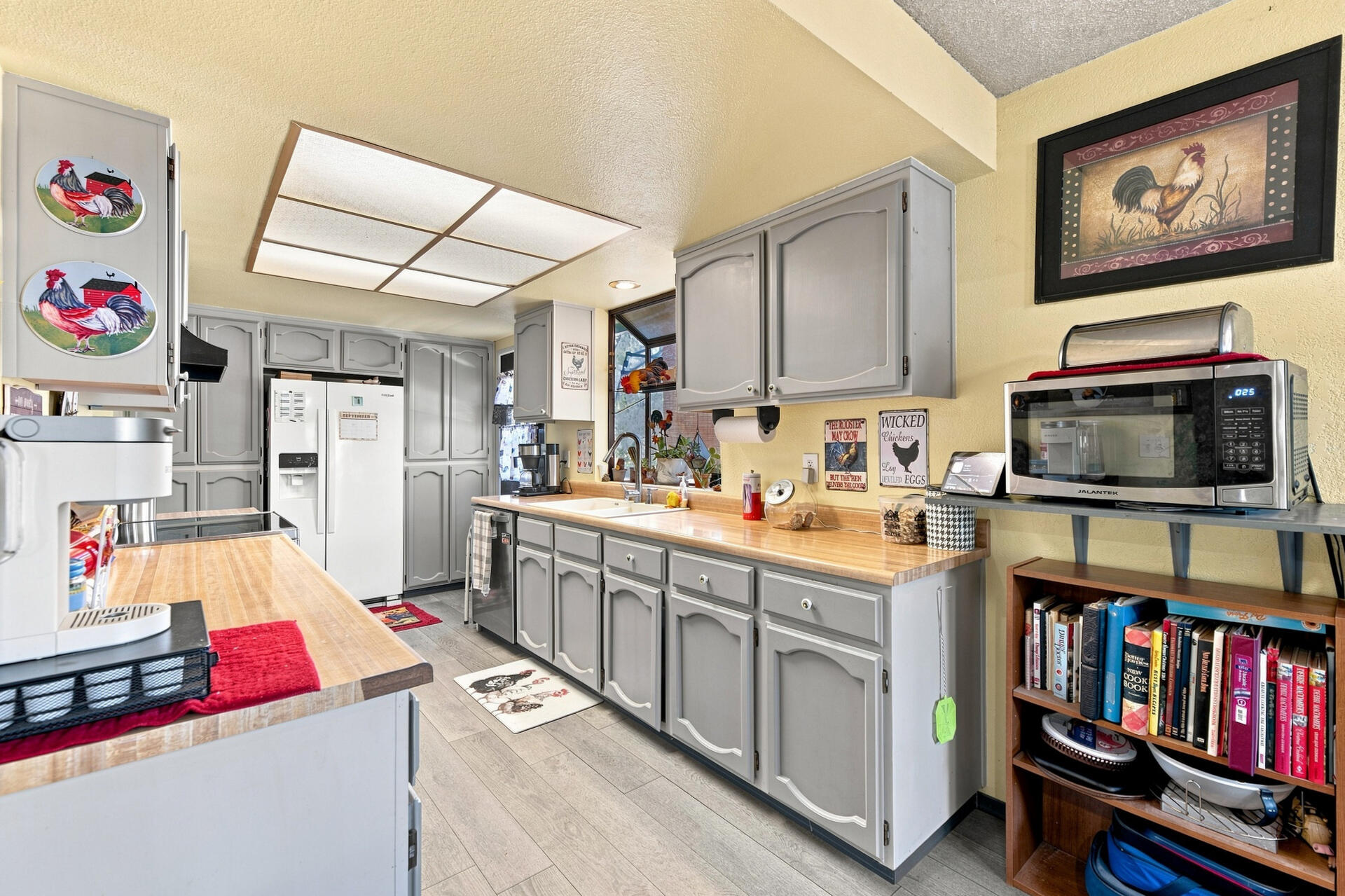 main property photo 14