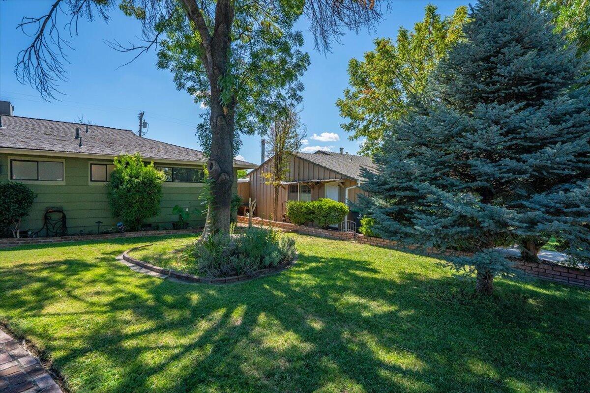 main property photo 45