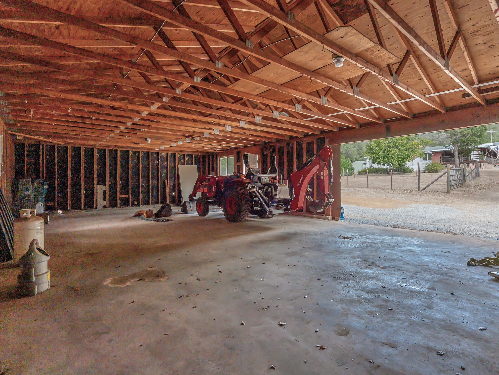 main property photo 37