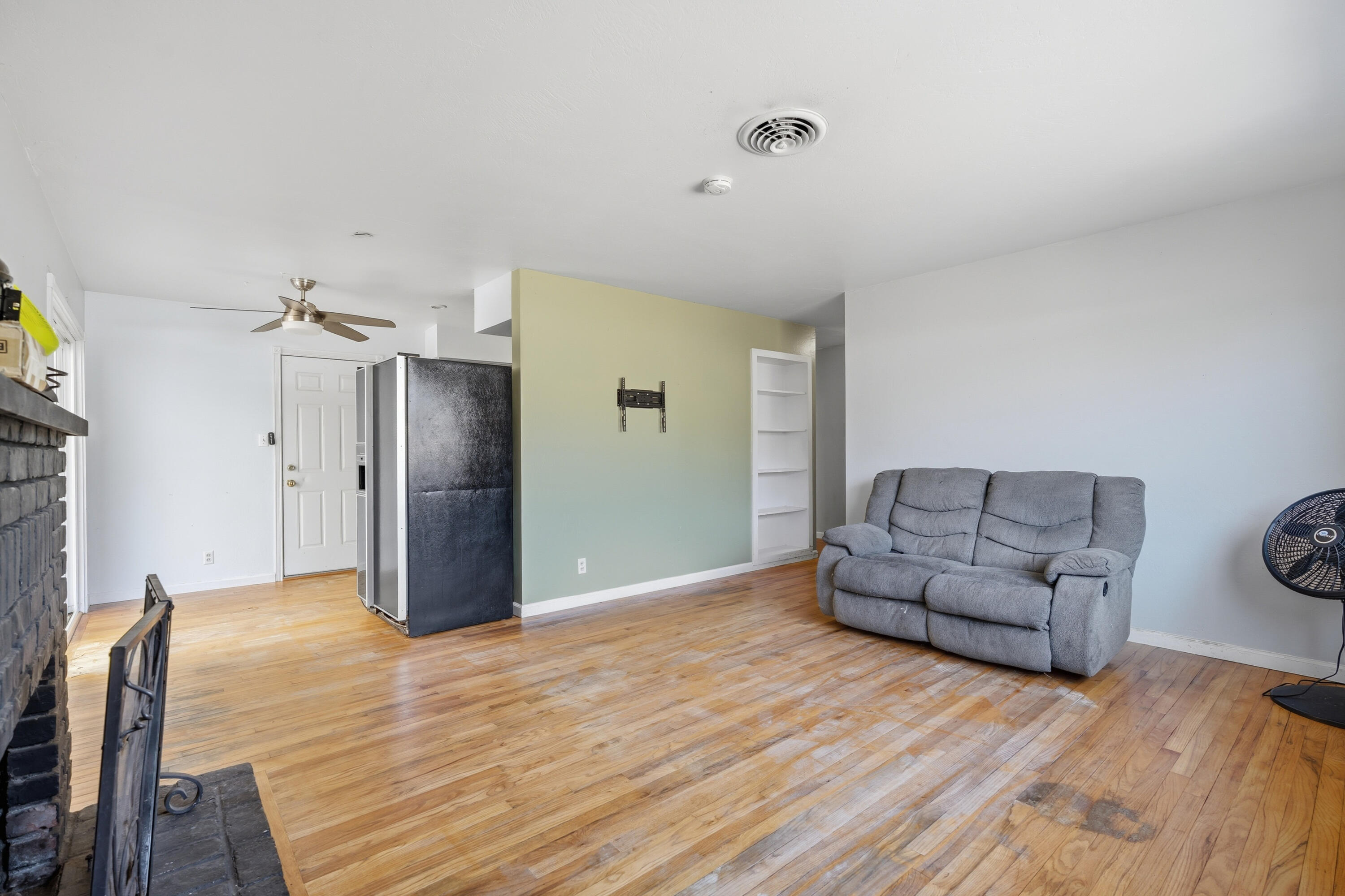 main property photo 12