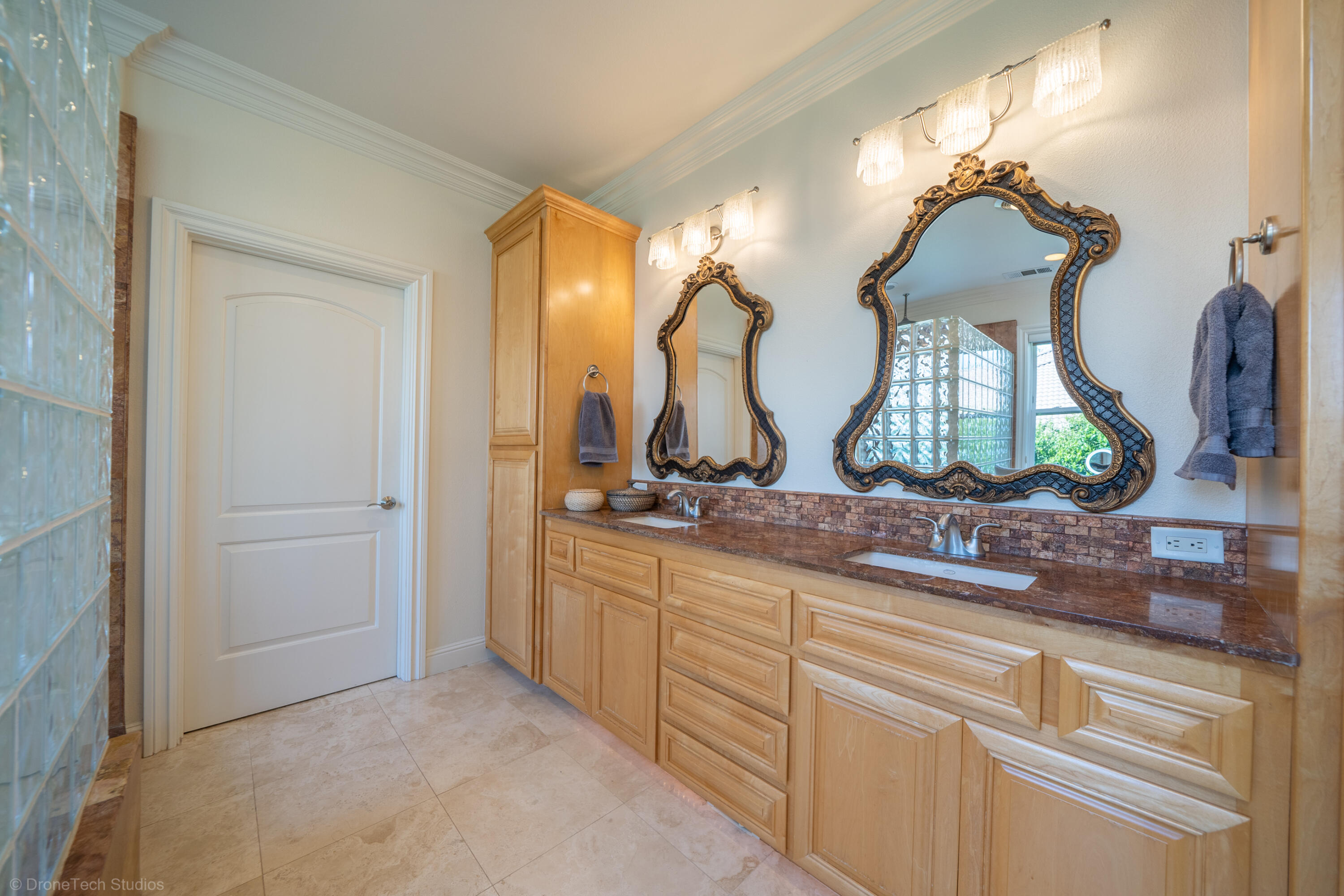 main property photo 64