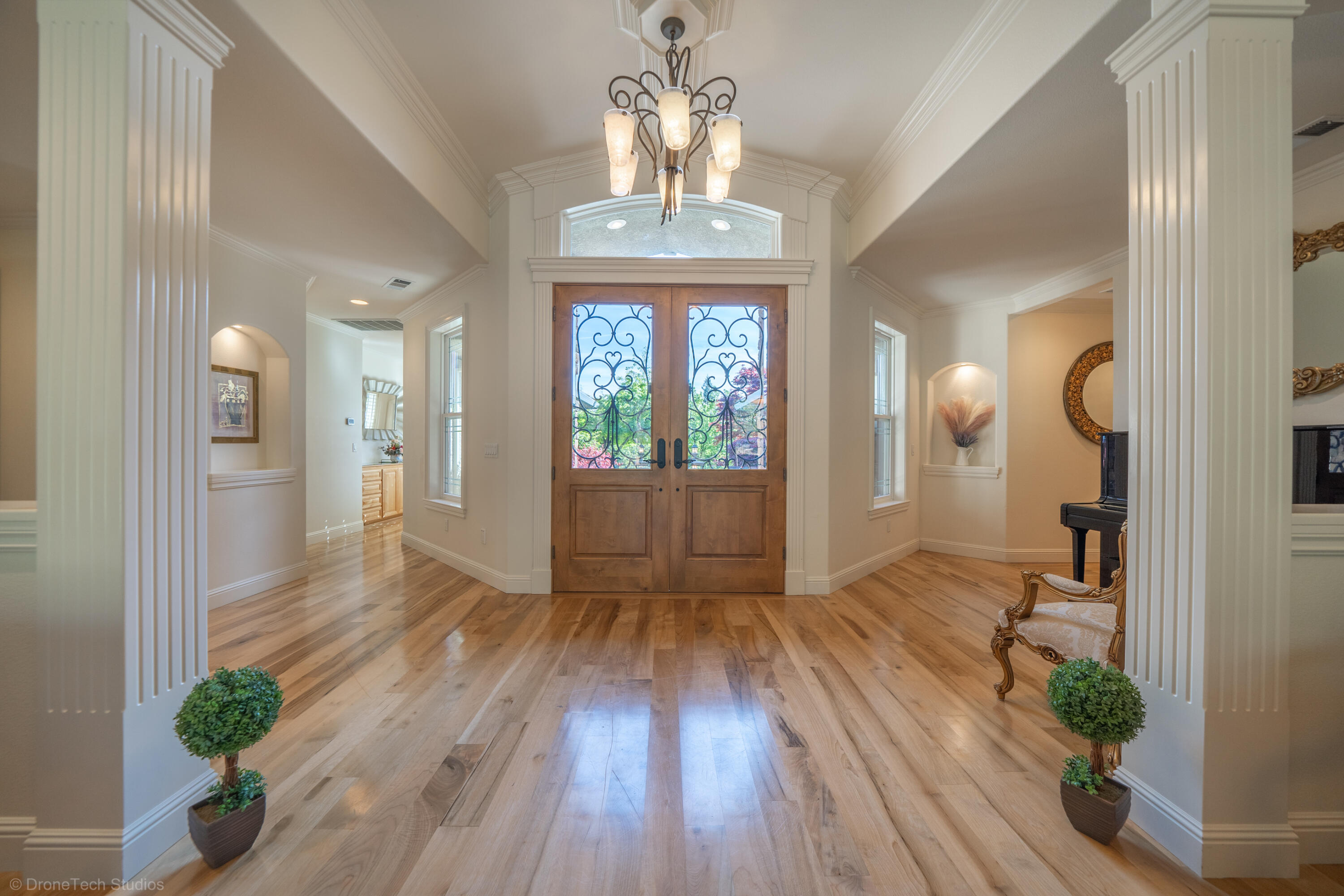 main property photo 9