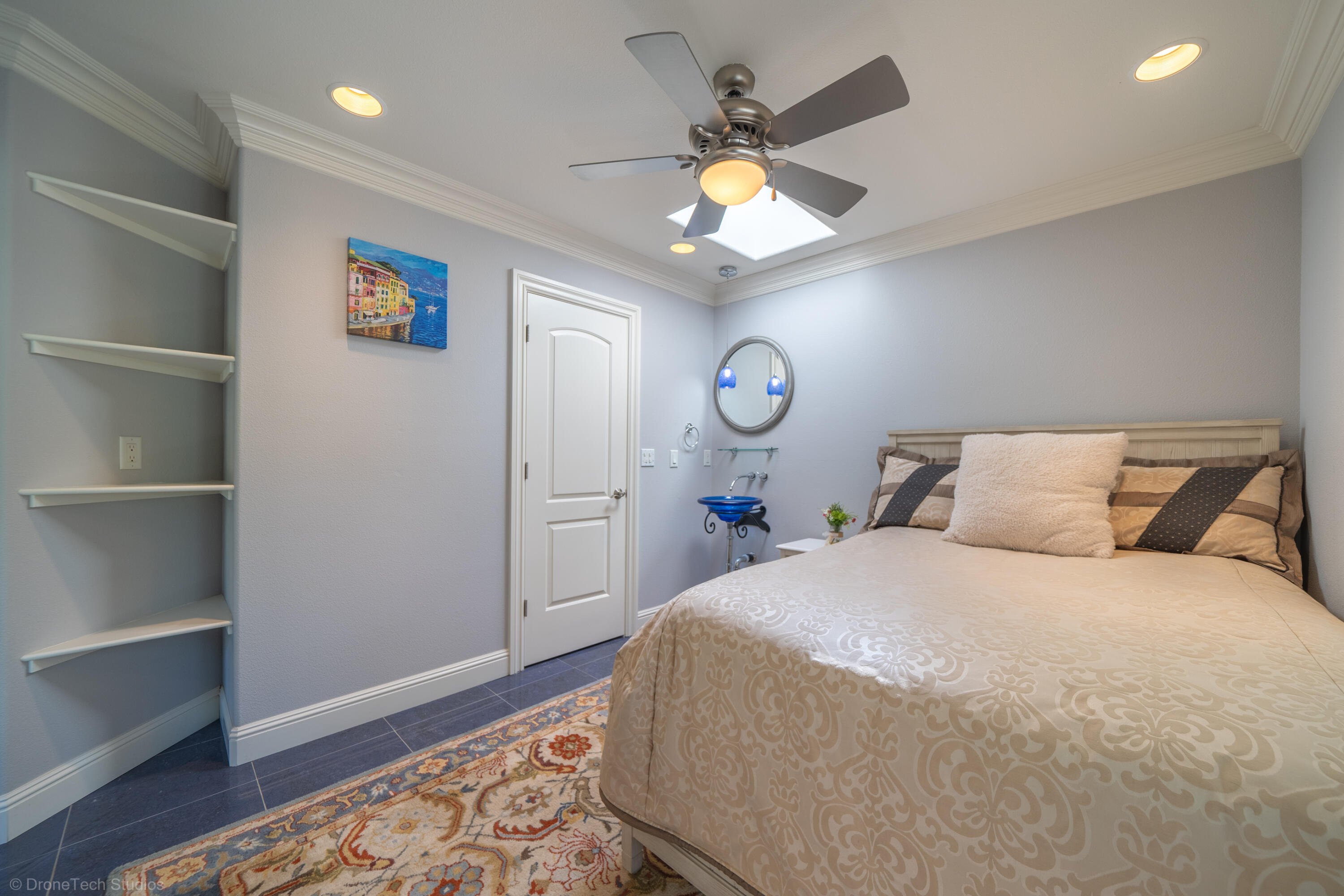 main property photo 92
