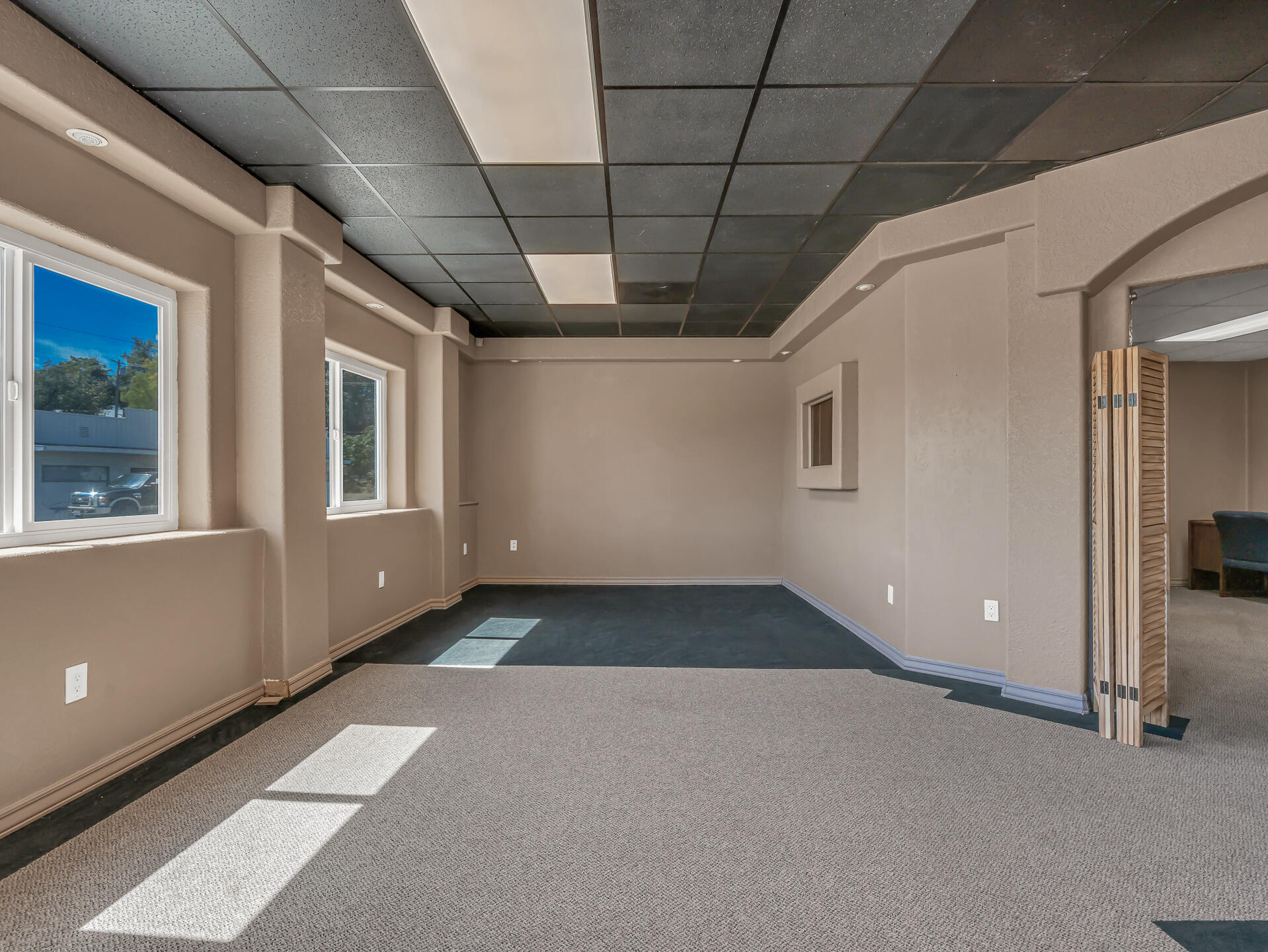 main property photo 11