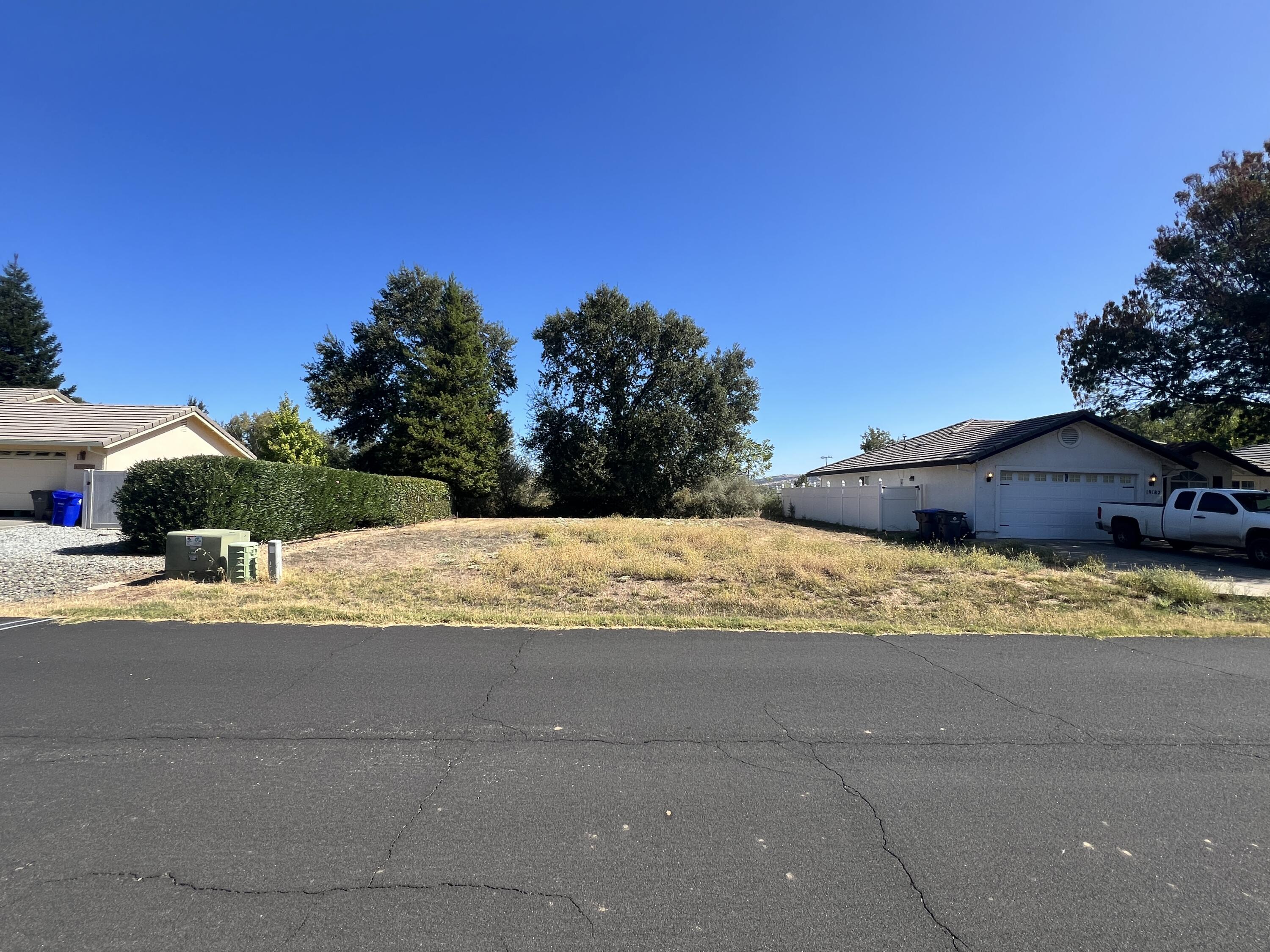 main property photo 14