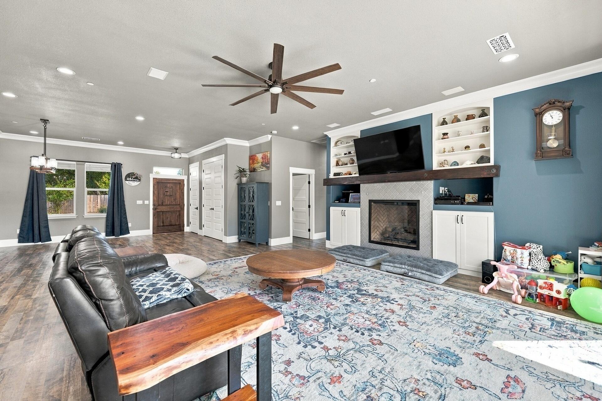 main property photo 7