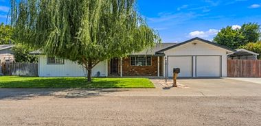 image of property with 3 Bed | 2 Bath | 1,561 Sqft