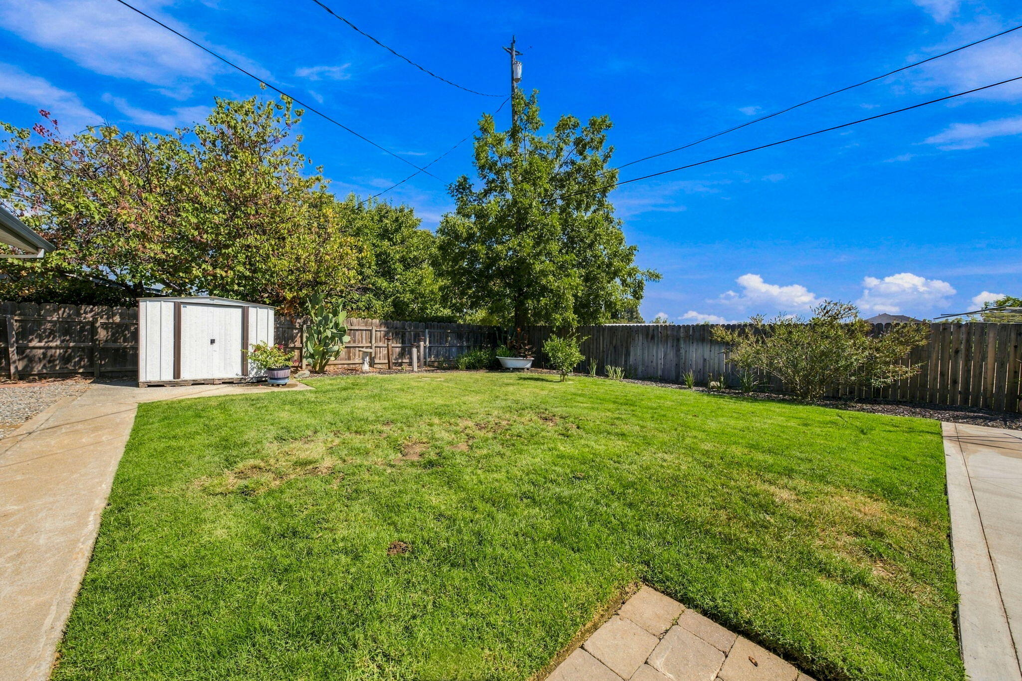 main property photo 23