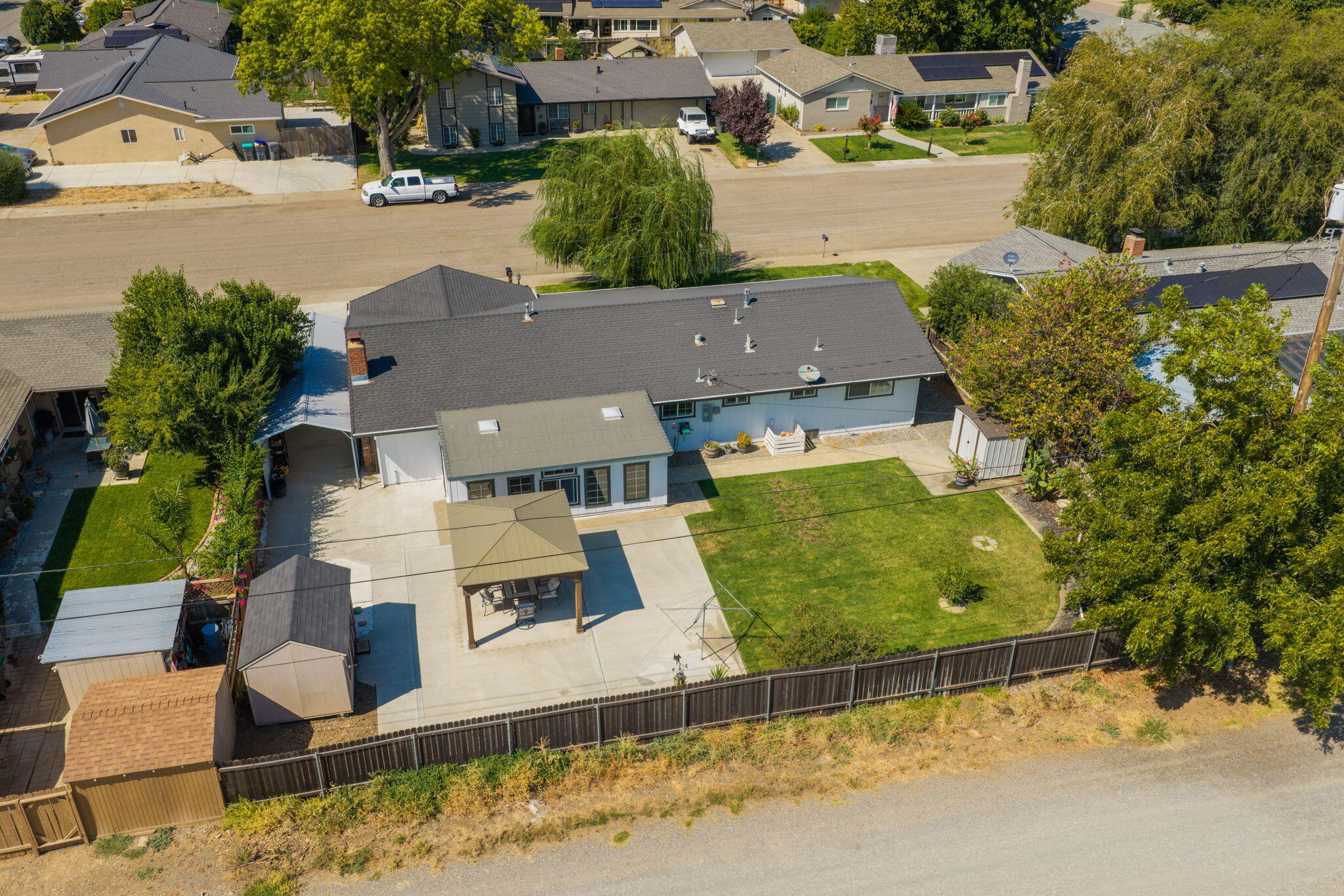 main property photo 30