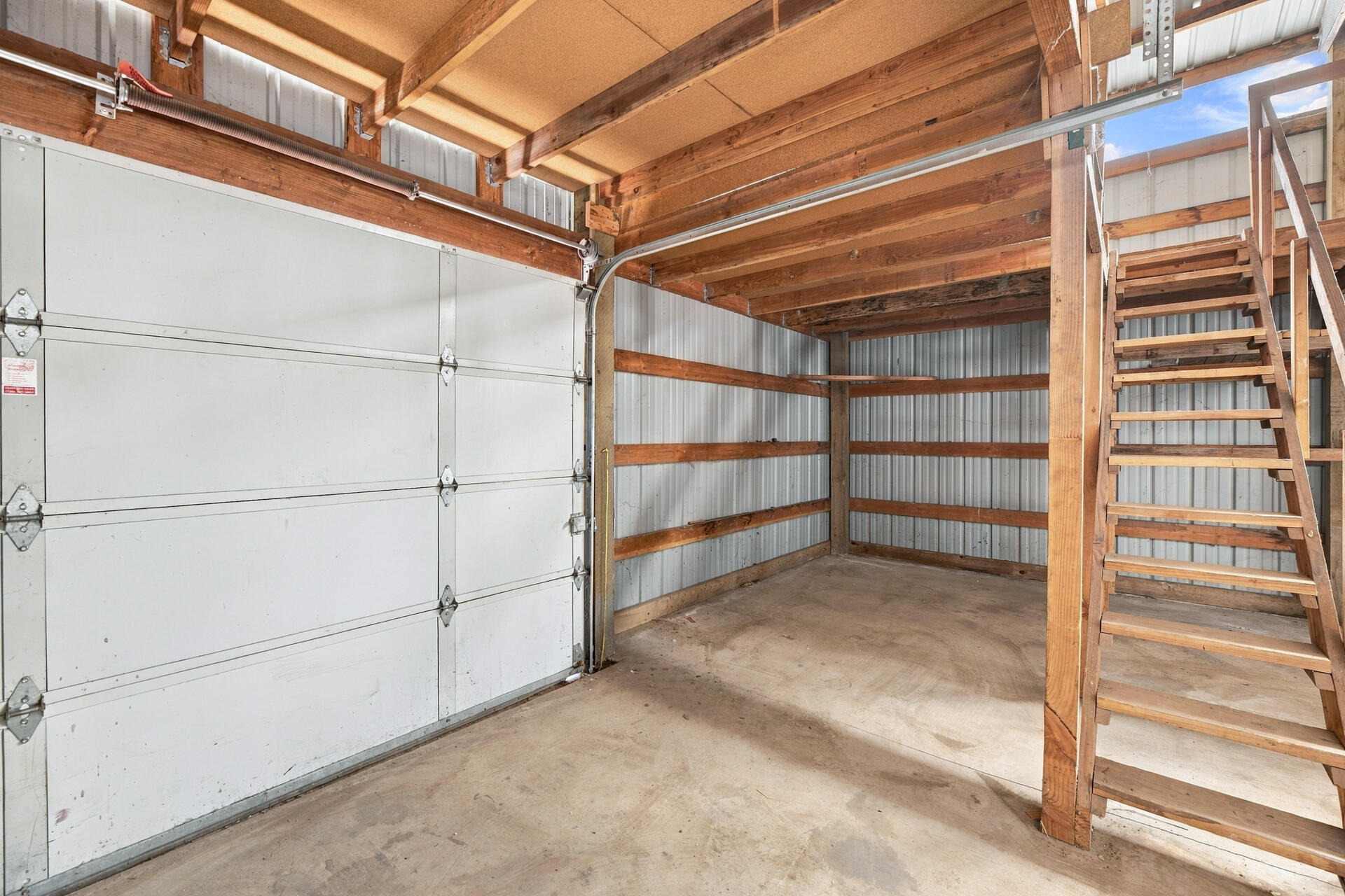main property photo 13