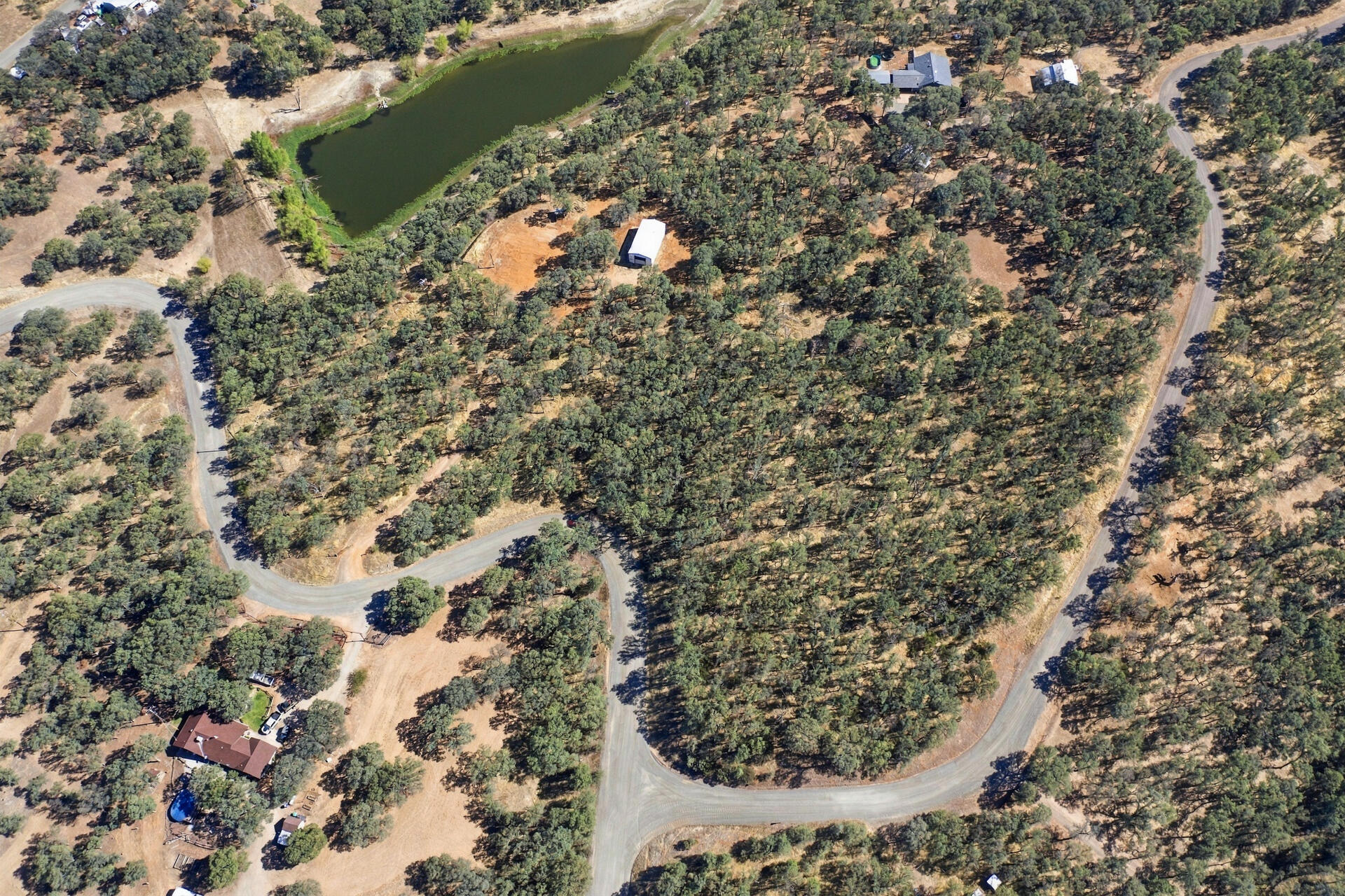 main property photo 25