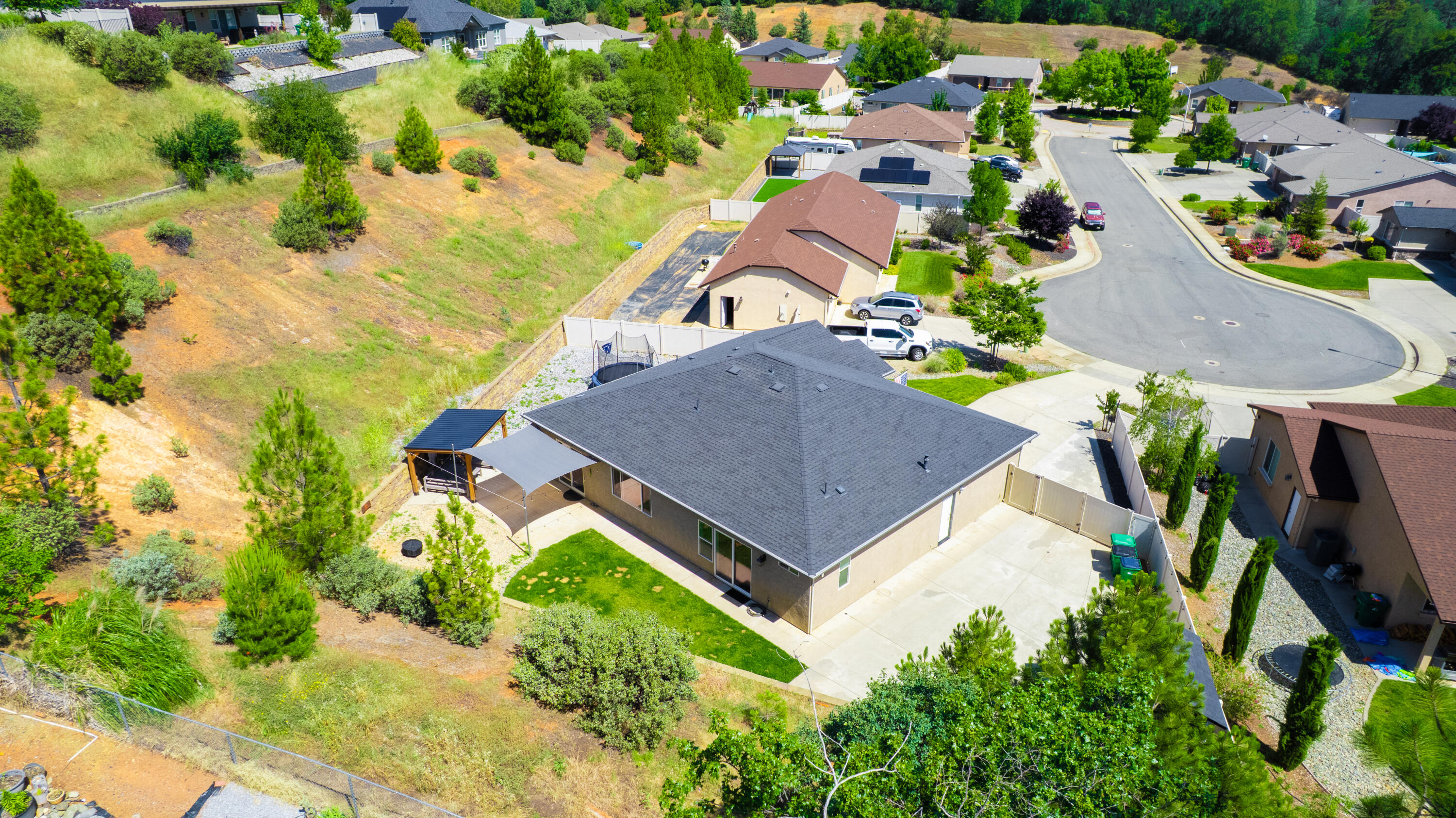 main property photo 40