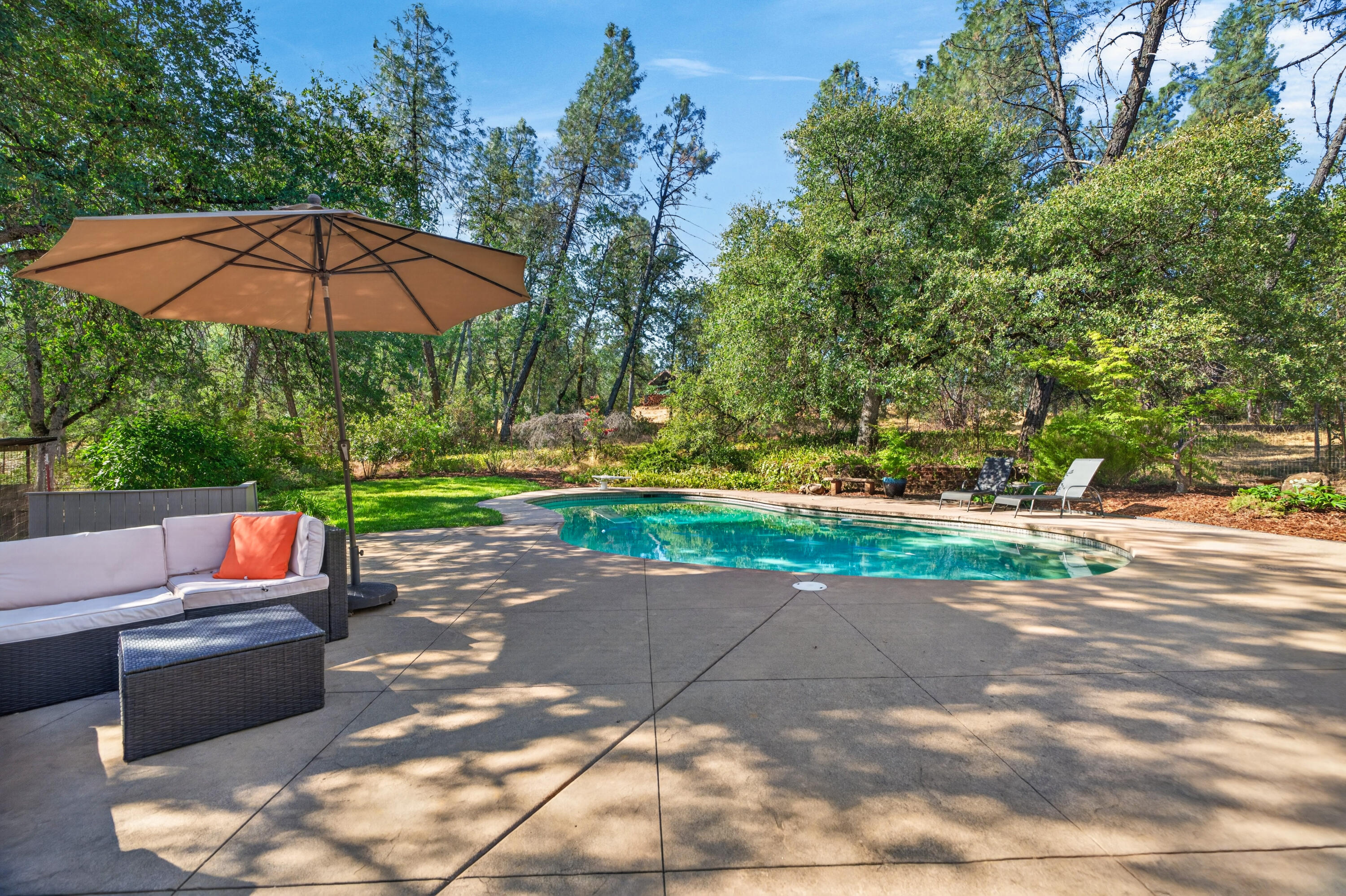 main property photo 50
