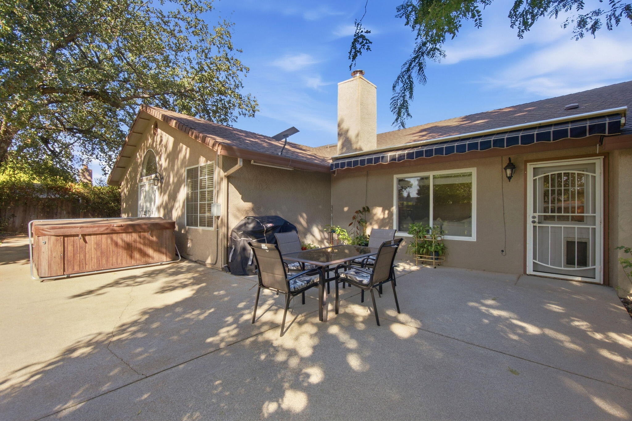 main property photo 23