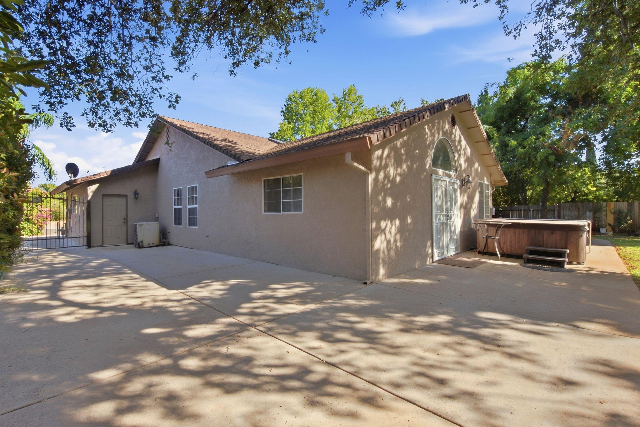 main property photo 27