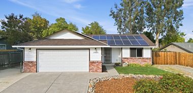 image of property with 3 Bed | 2 Bath | 1,316 Sqft