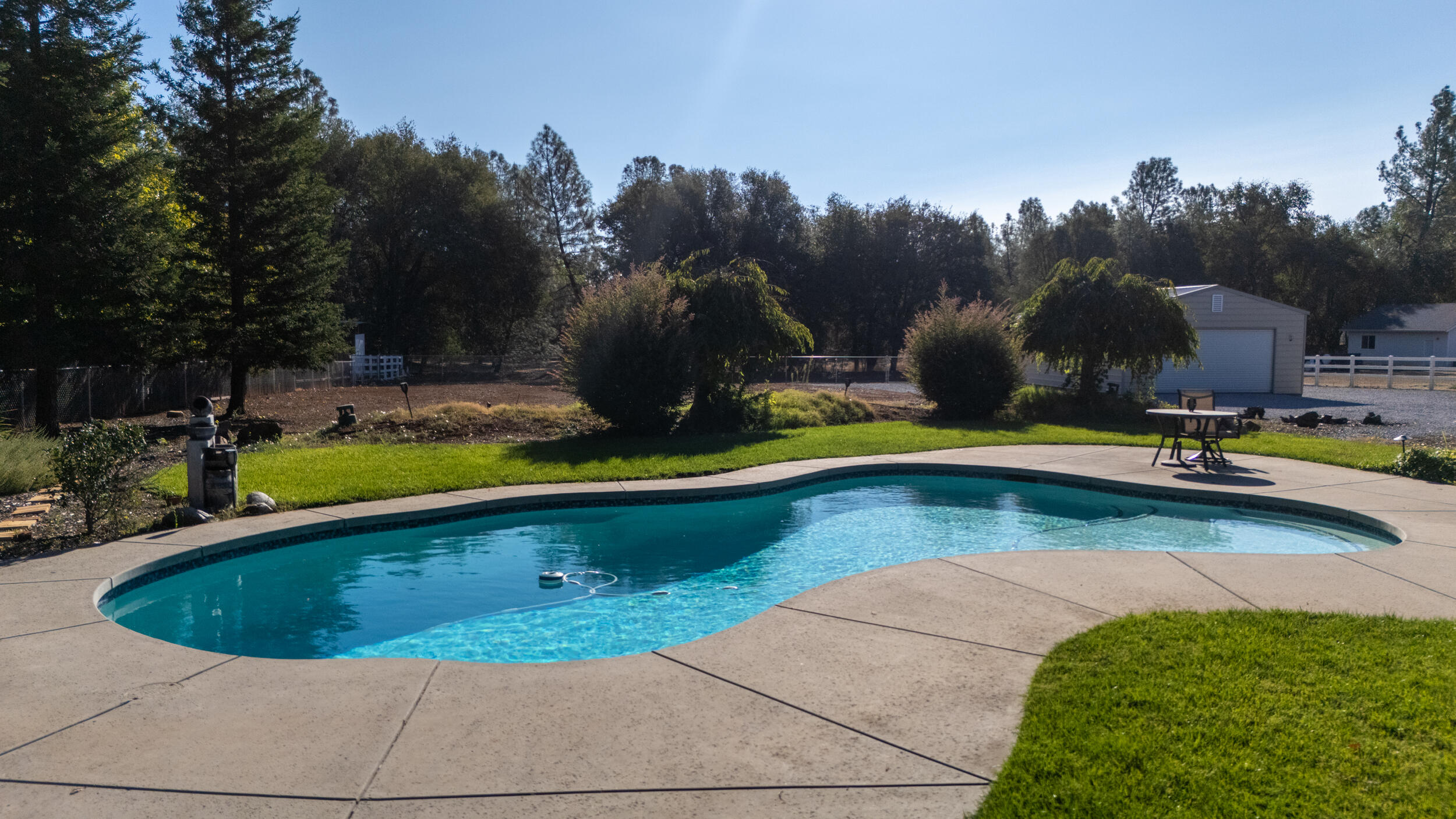 main property photo 40