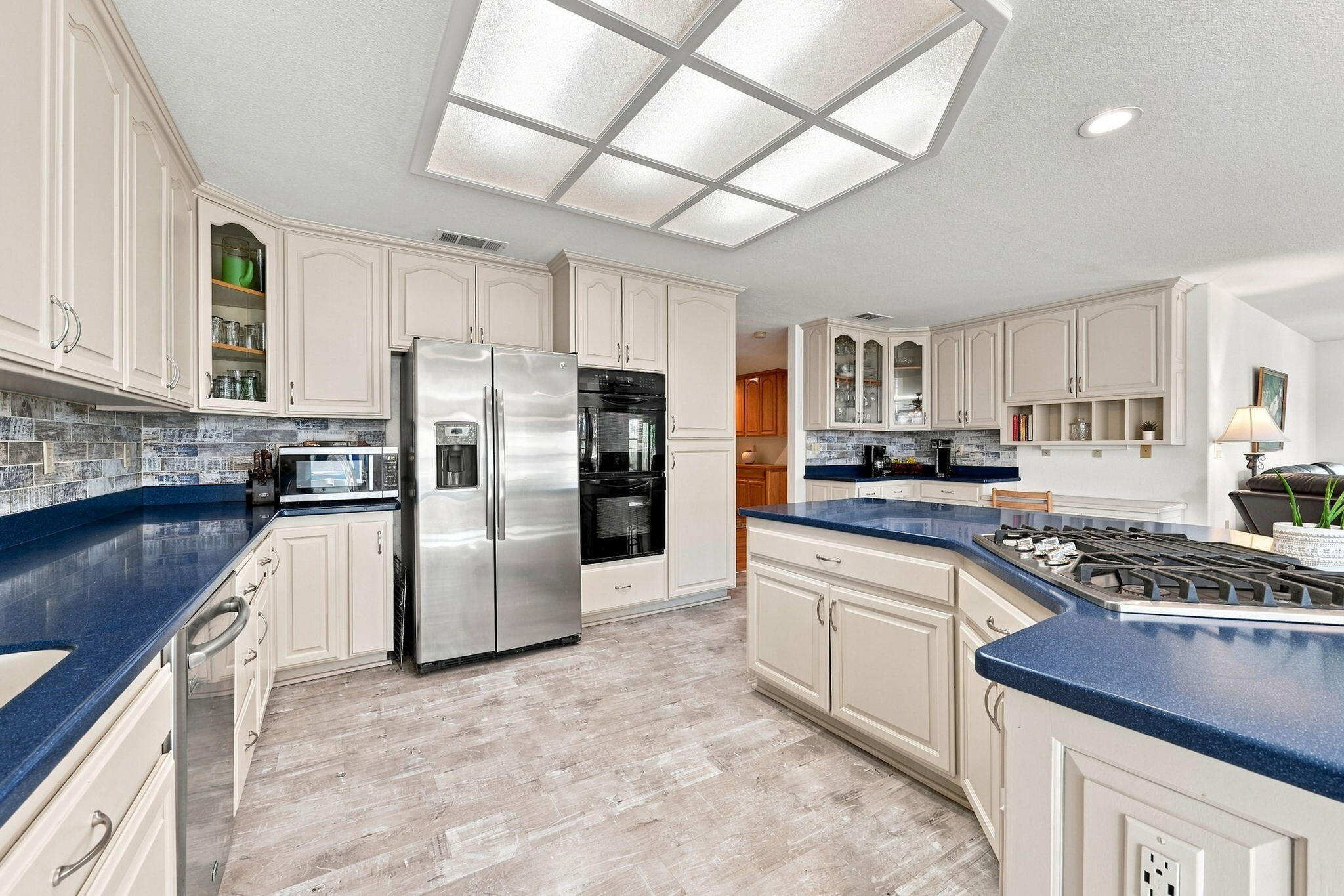 main property photo 15