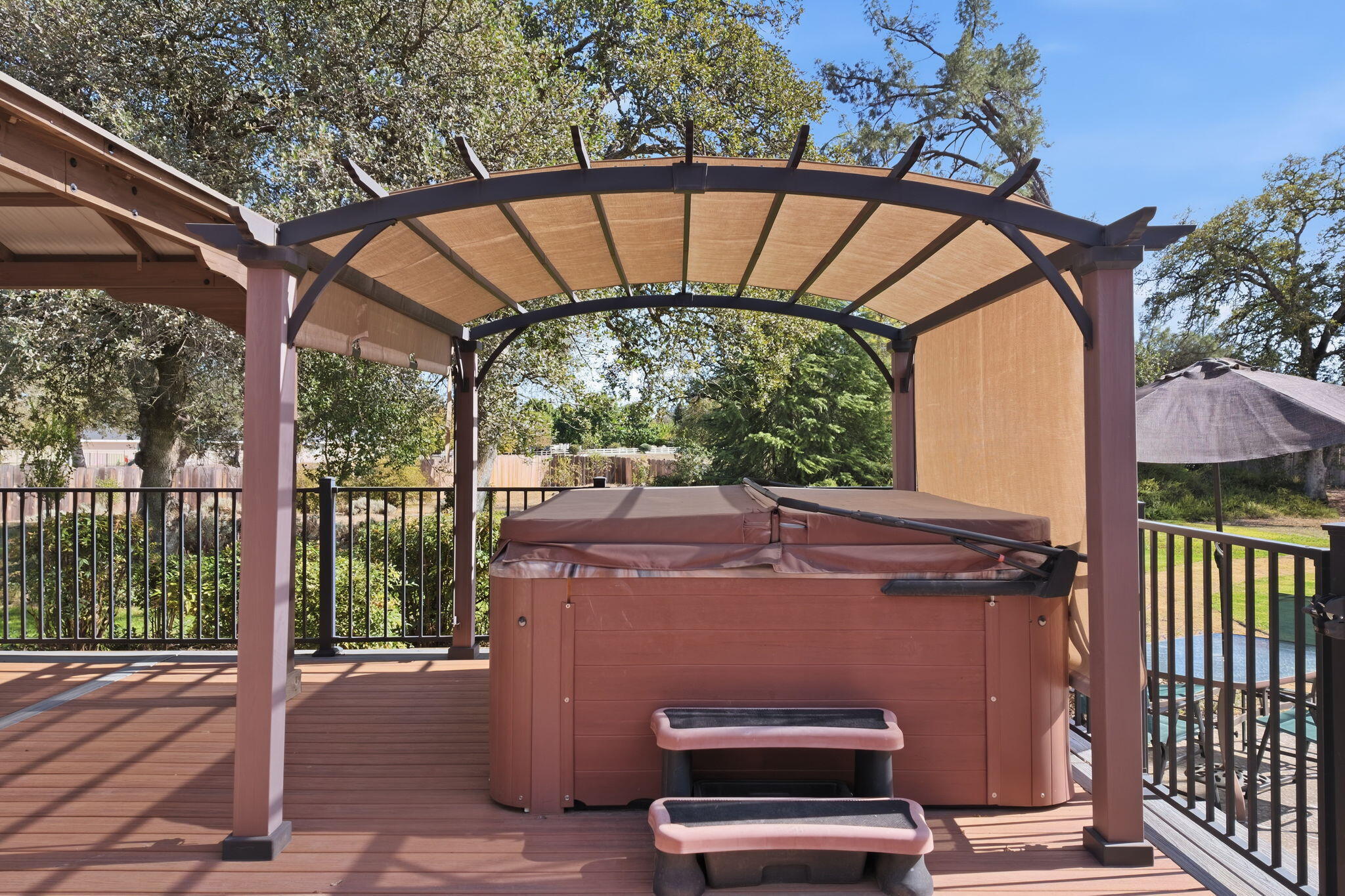 main property photo 40