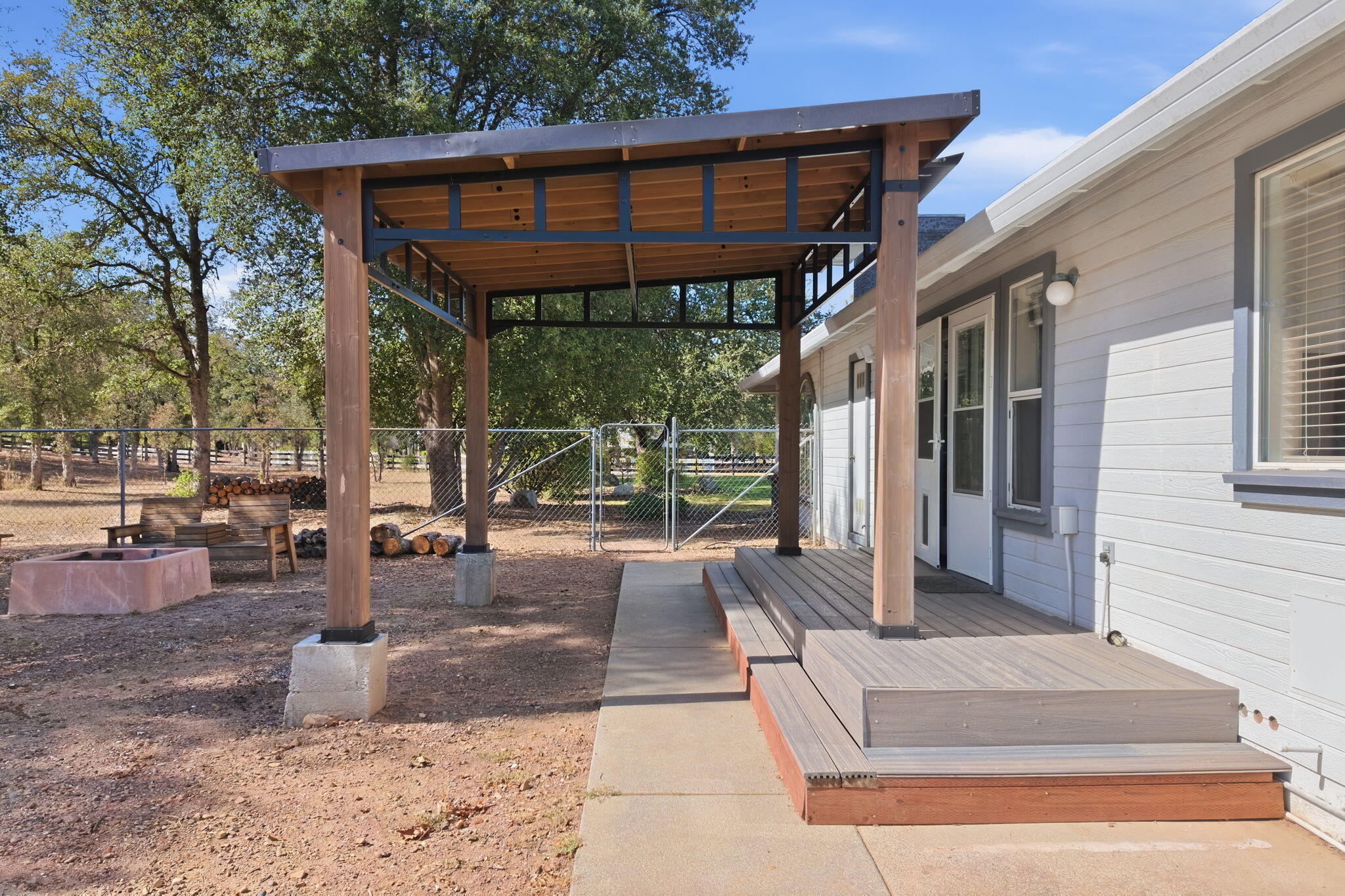 main property photo 45