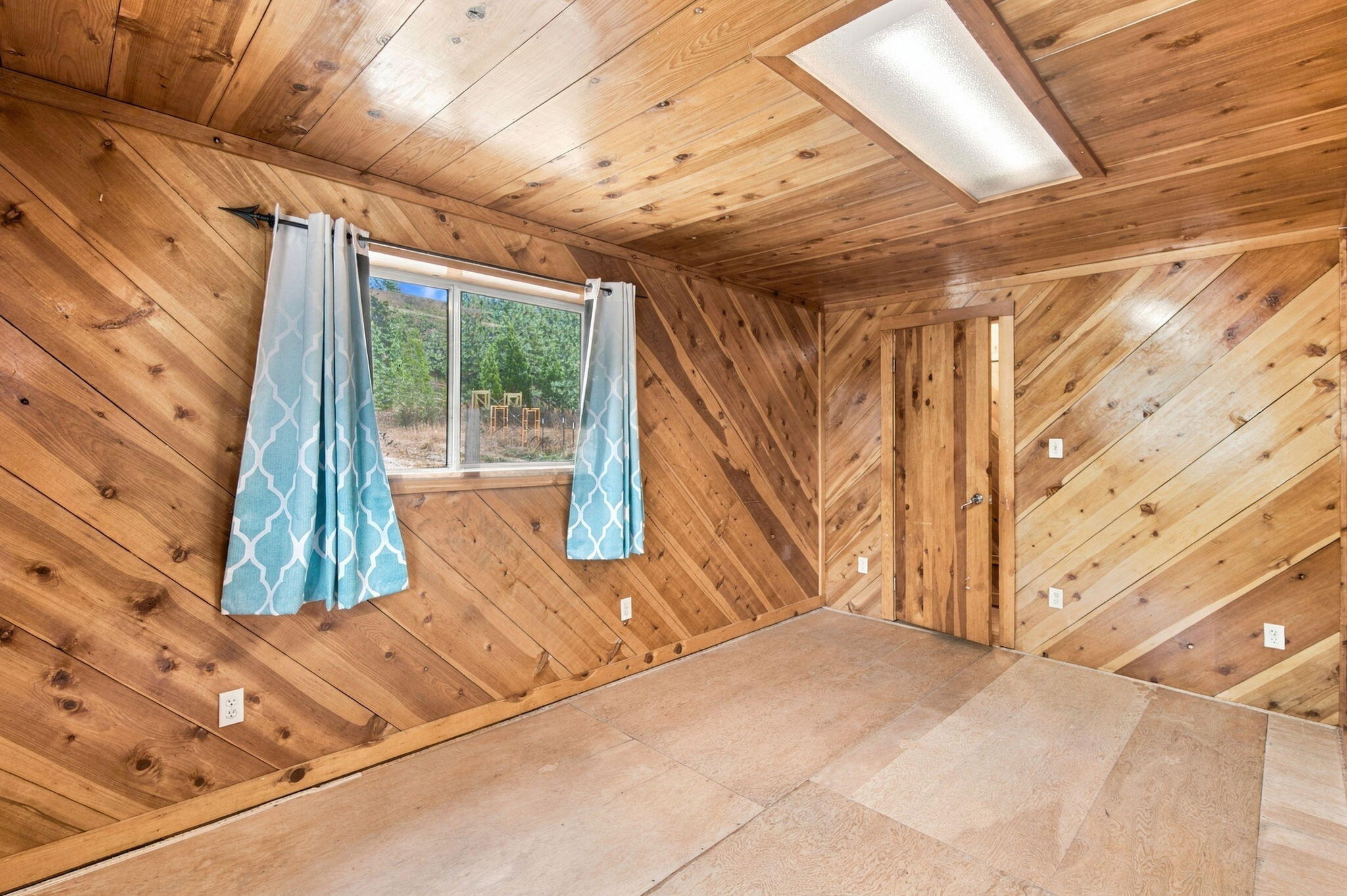 main property photo 35