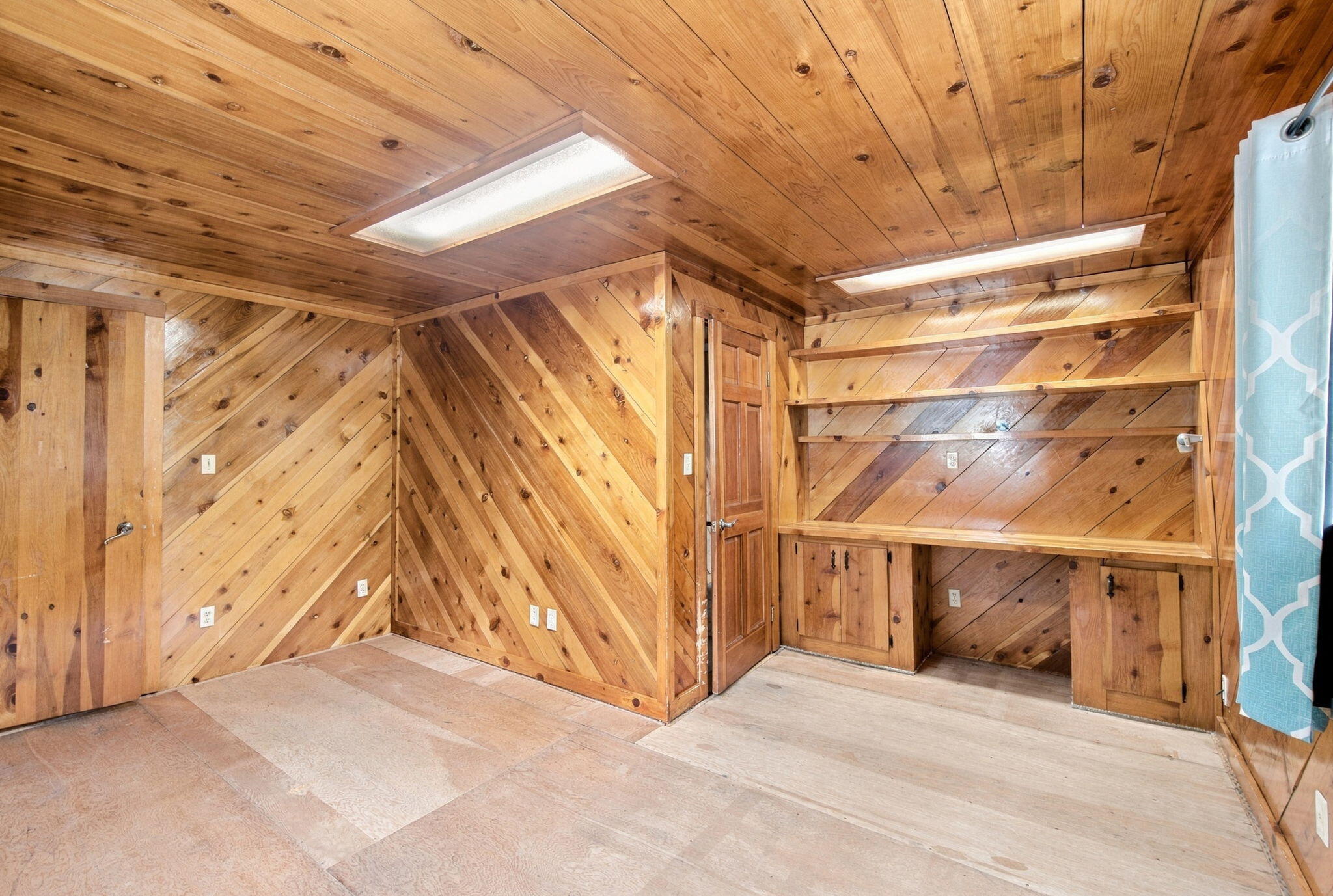 main property photo 37