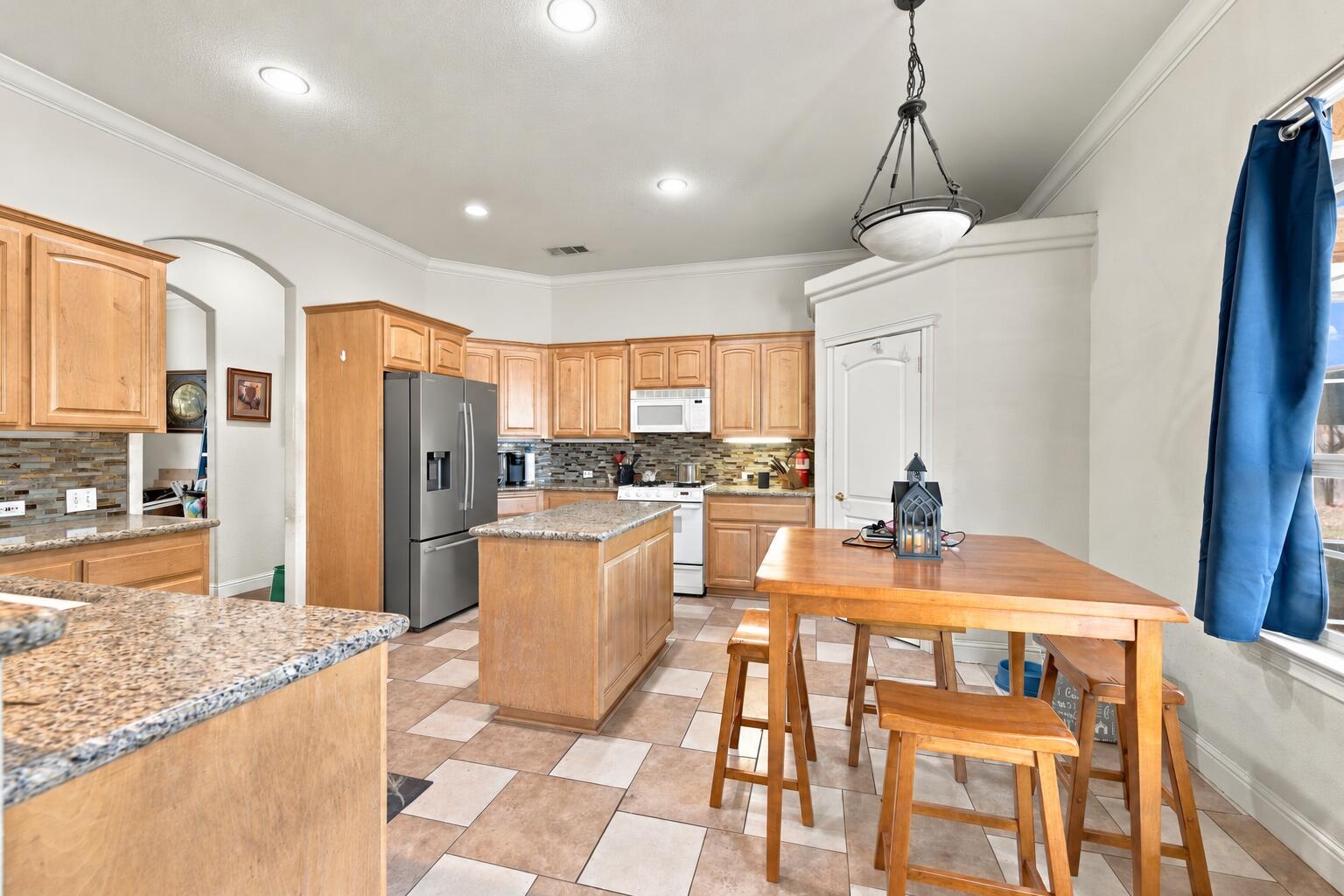 main property photo 5