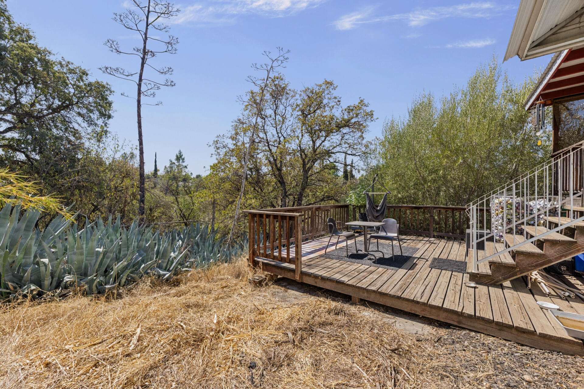main property photo 28