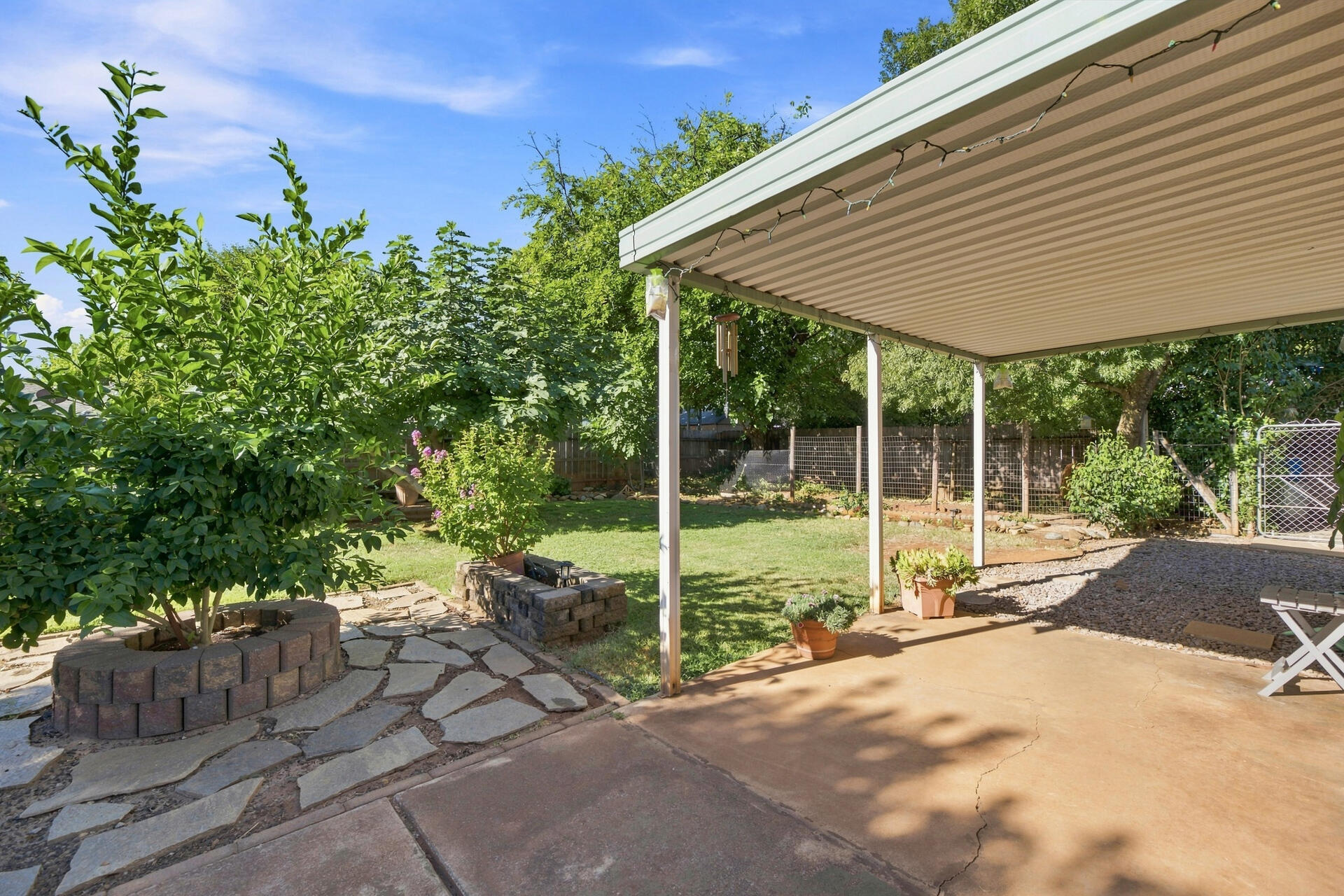 main property photo 17
