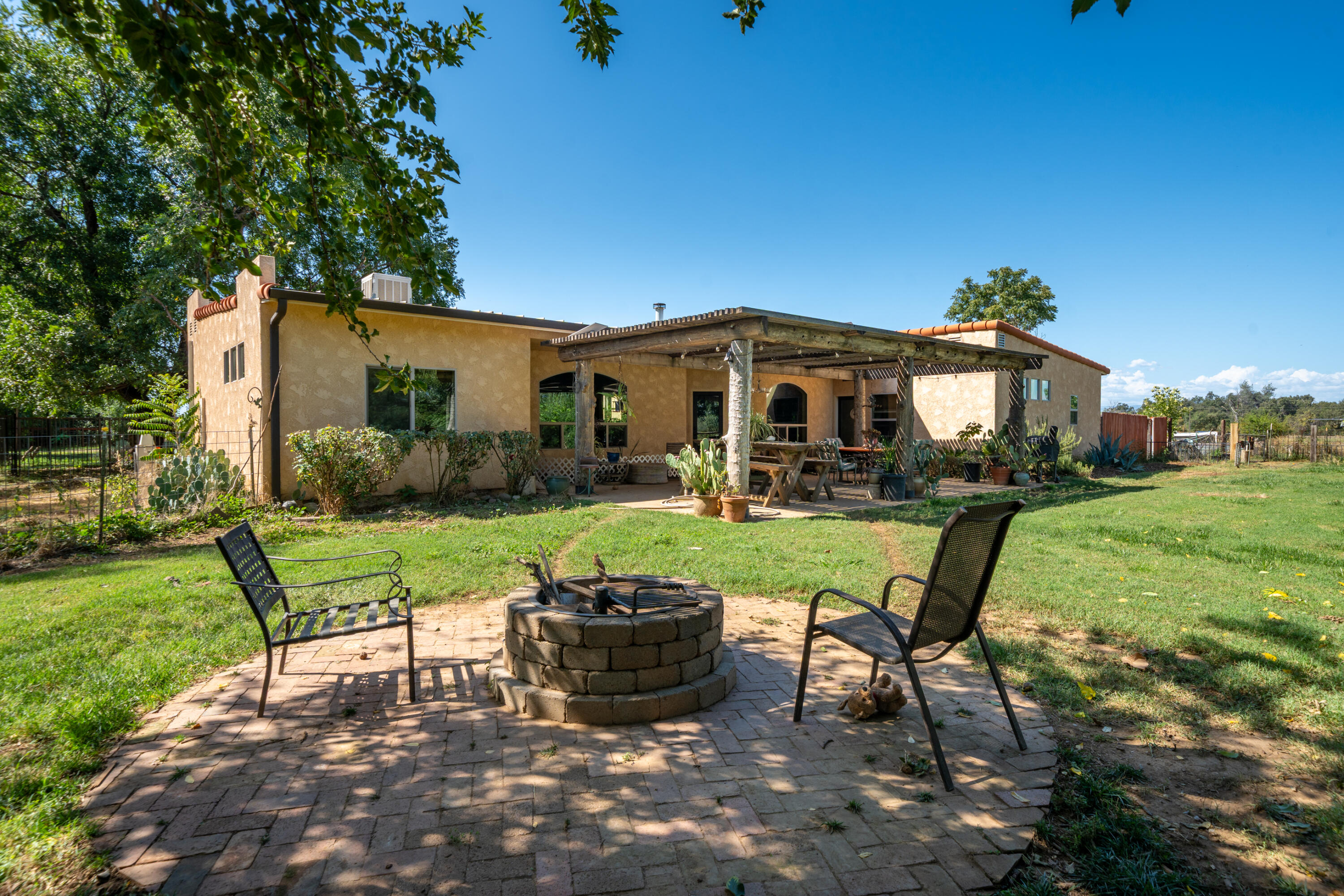 main property photo 28