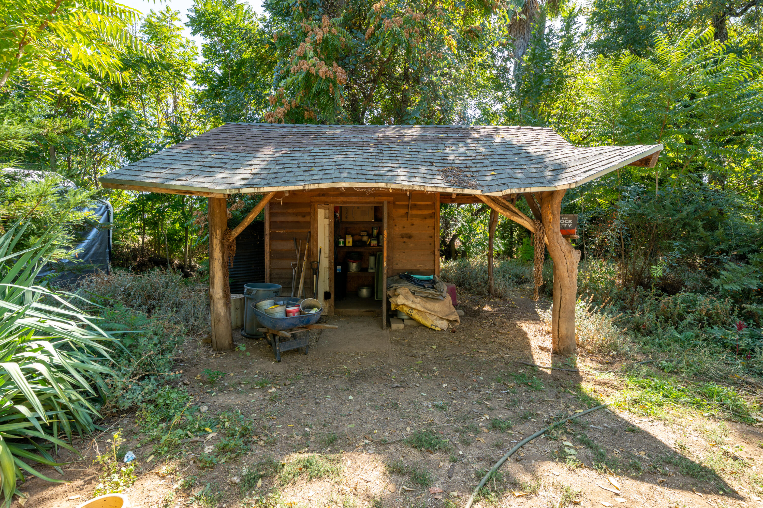 main property photo 45