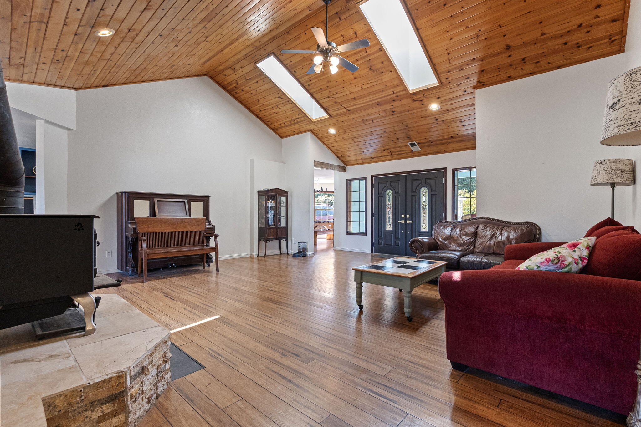 main property photo 15