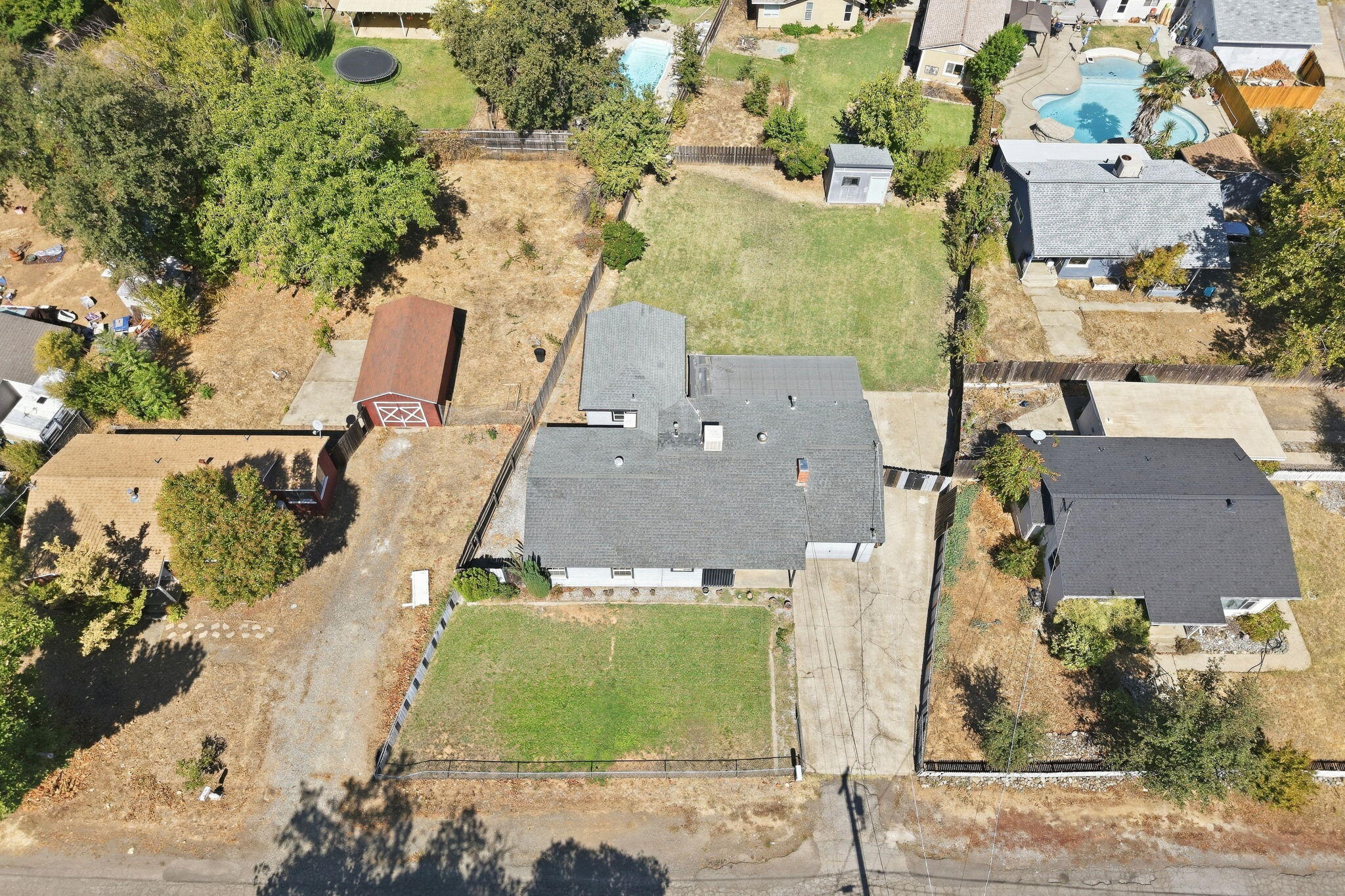 main property photo 34