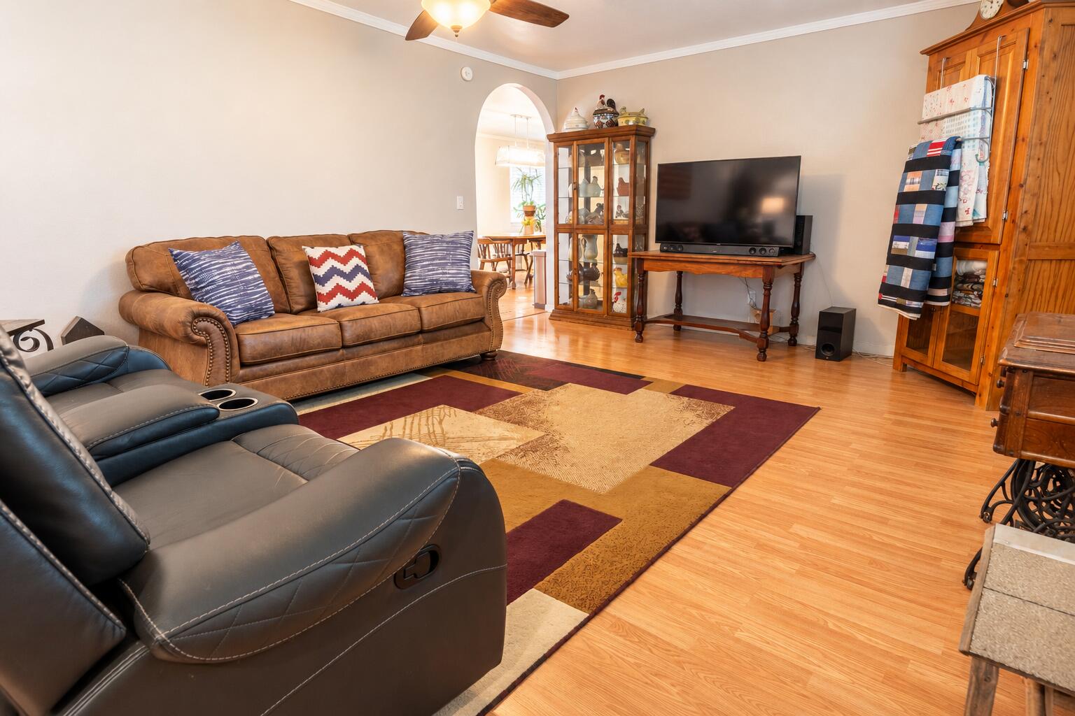 main property photo 14
