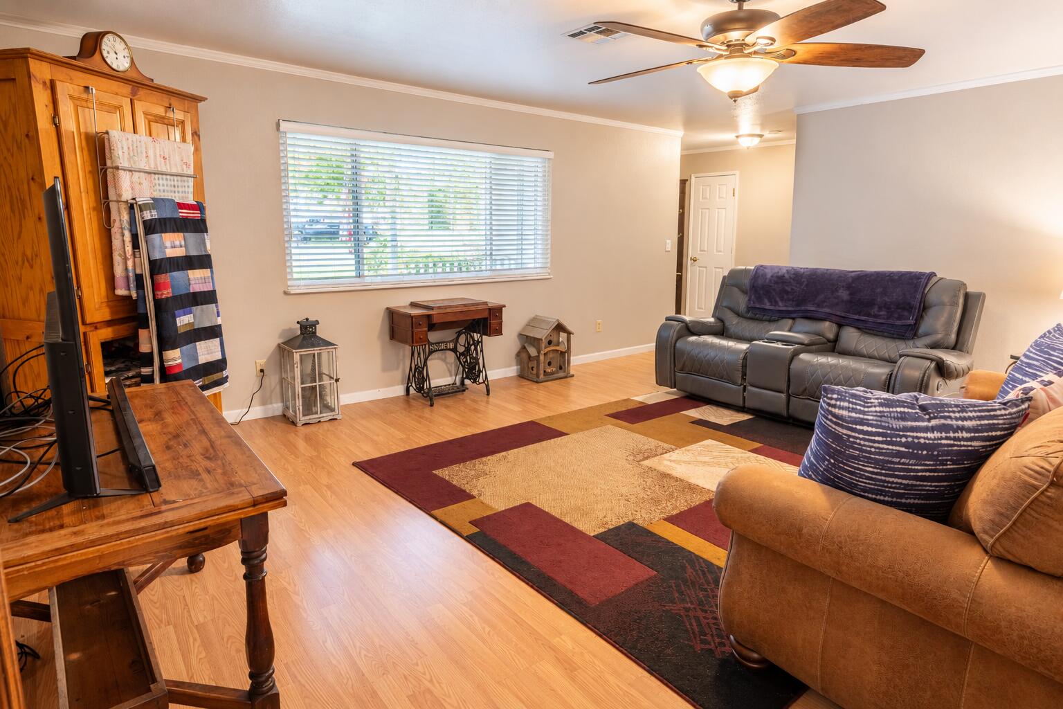 main property photo 15