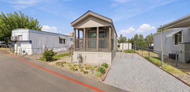 image of property with 1 Bed | 1 Bath | 460 Sqft