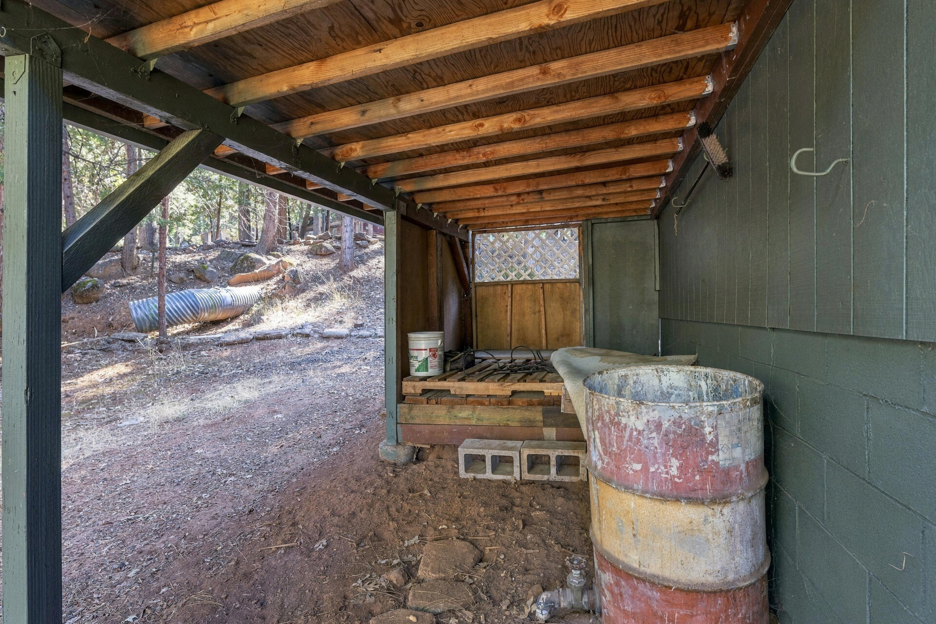main property photo 32