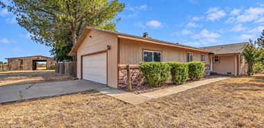 image of property with 3 Bed | 2 Bath | 1,212 Sqft