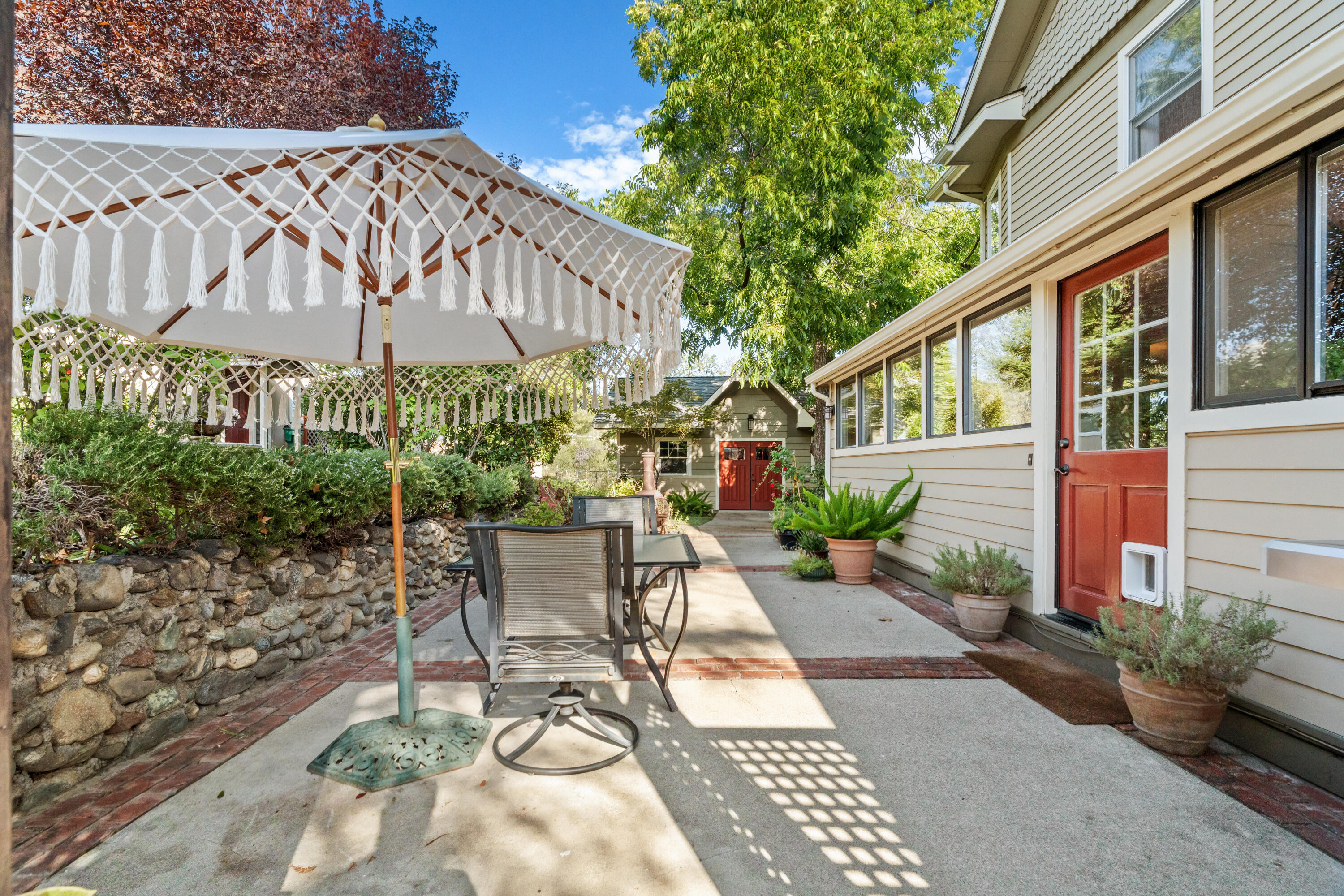 main property photo 60