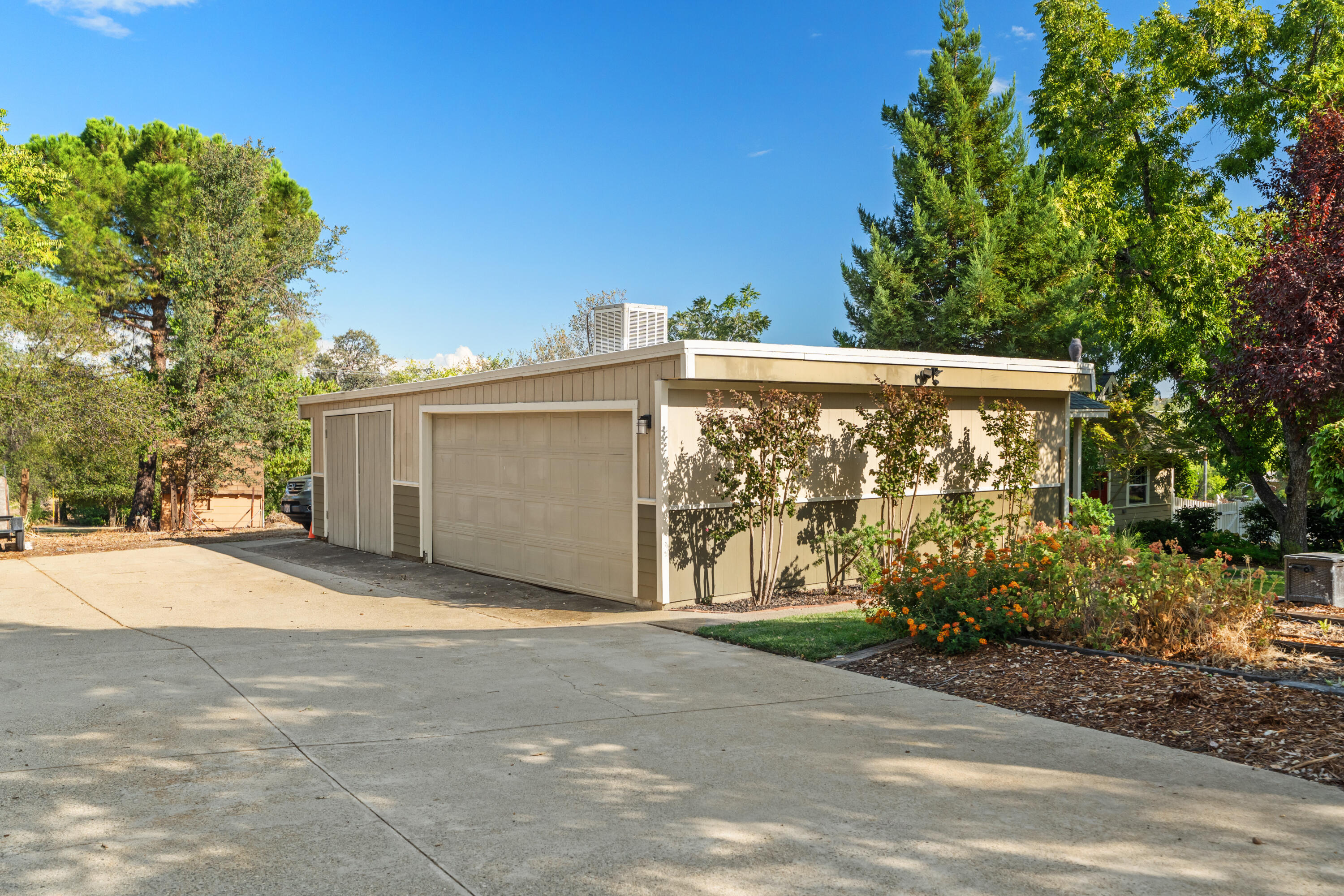 main property photo 65