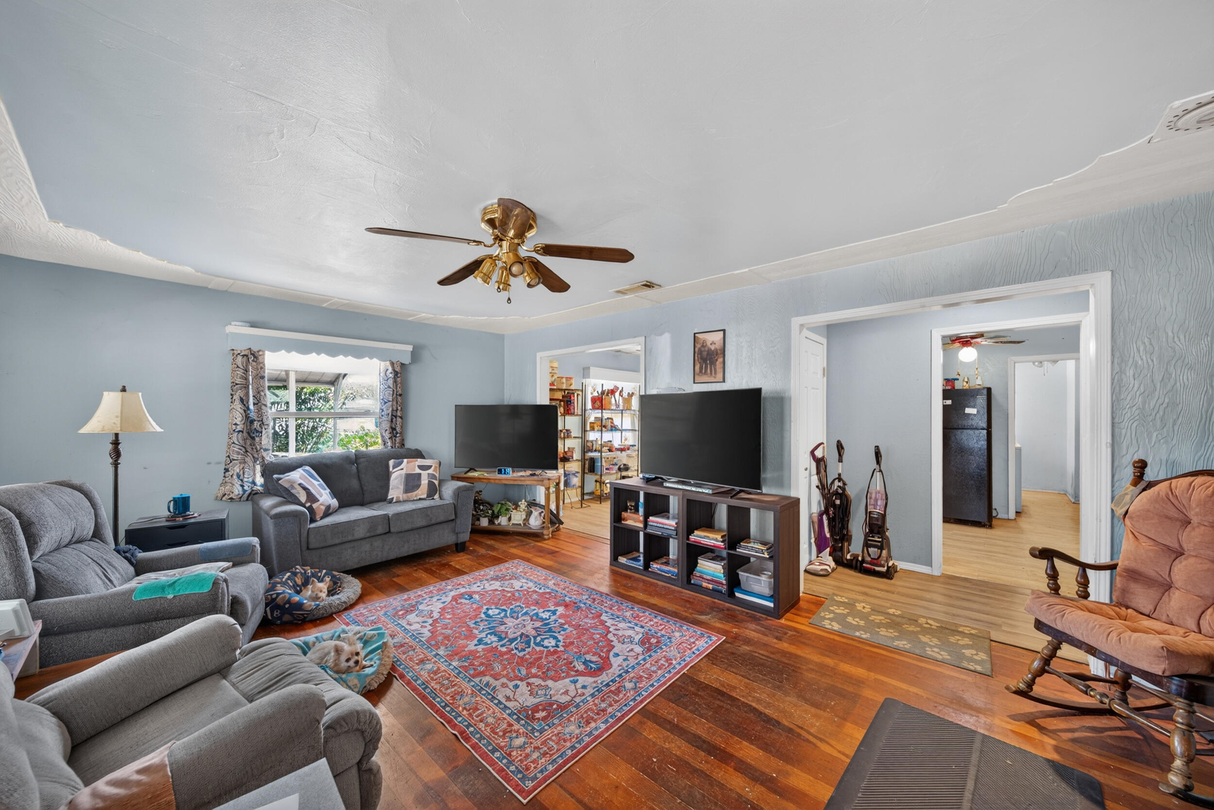 main property photo 6