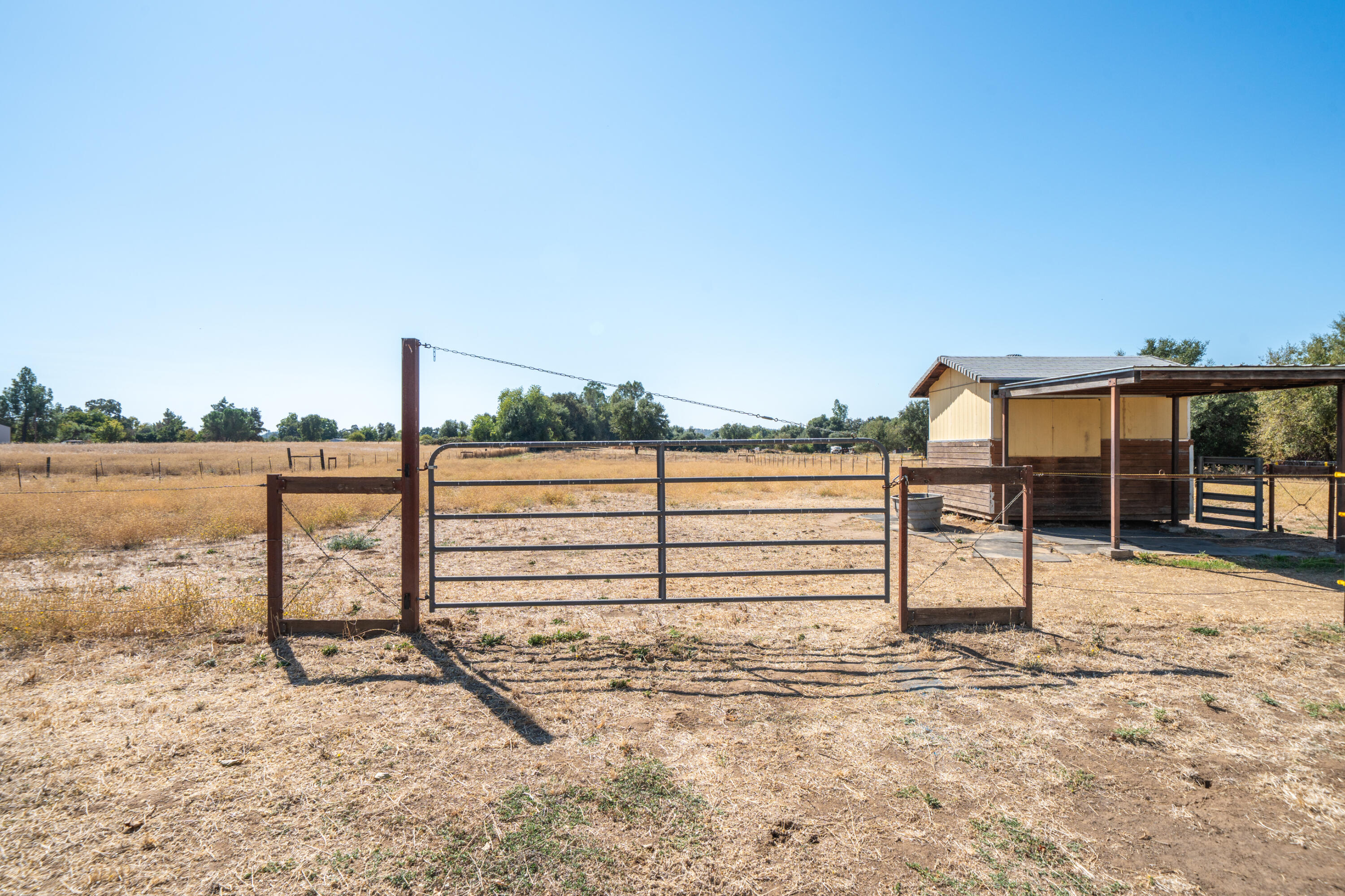 main property photo 26