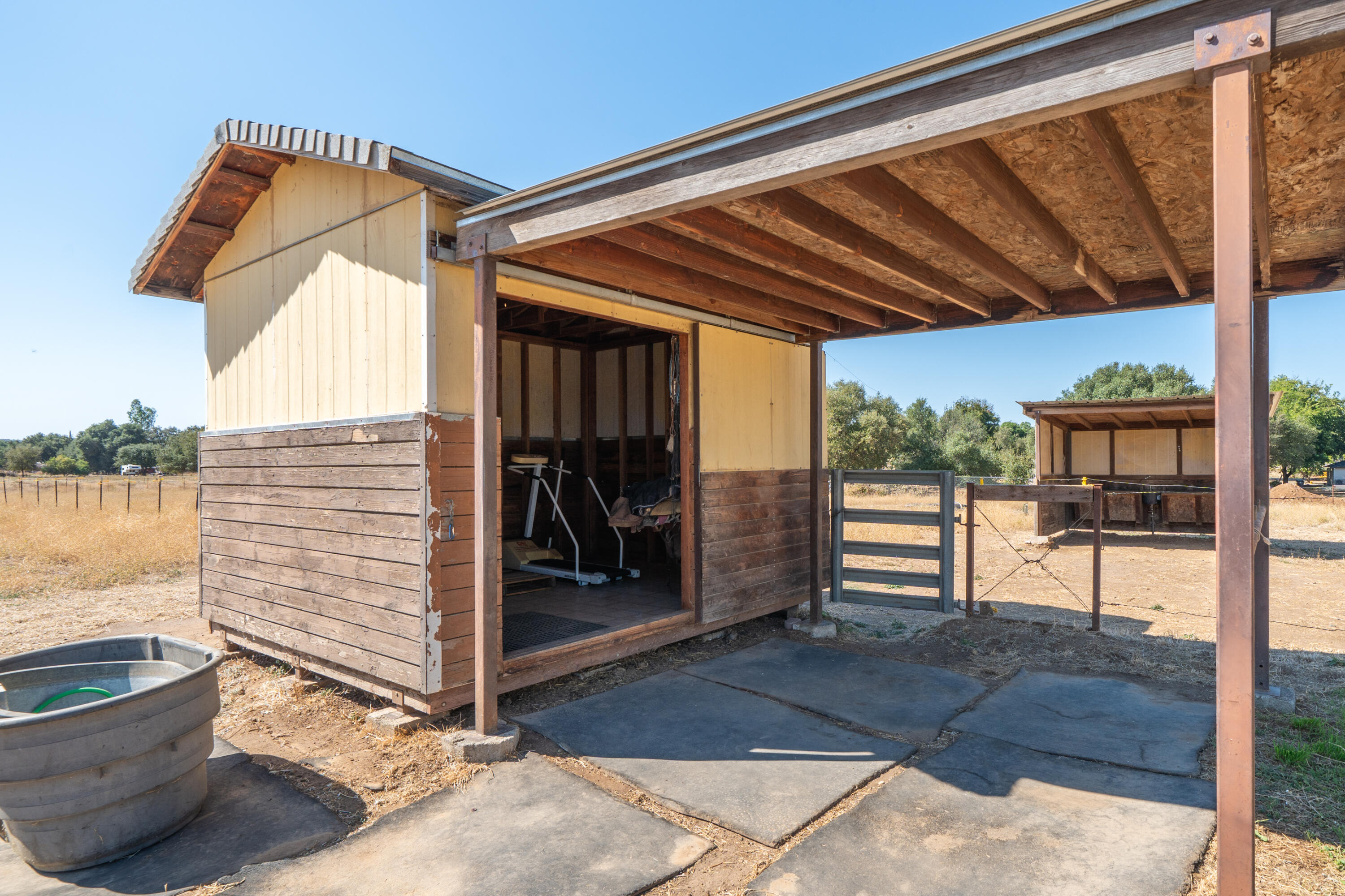 main property photo 32